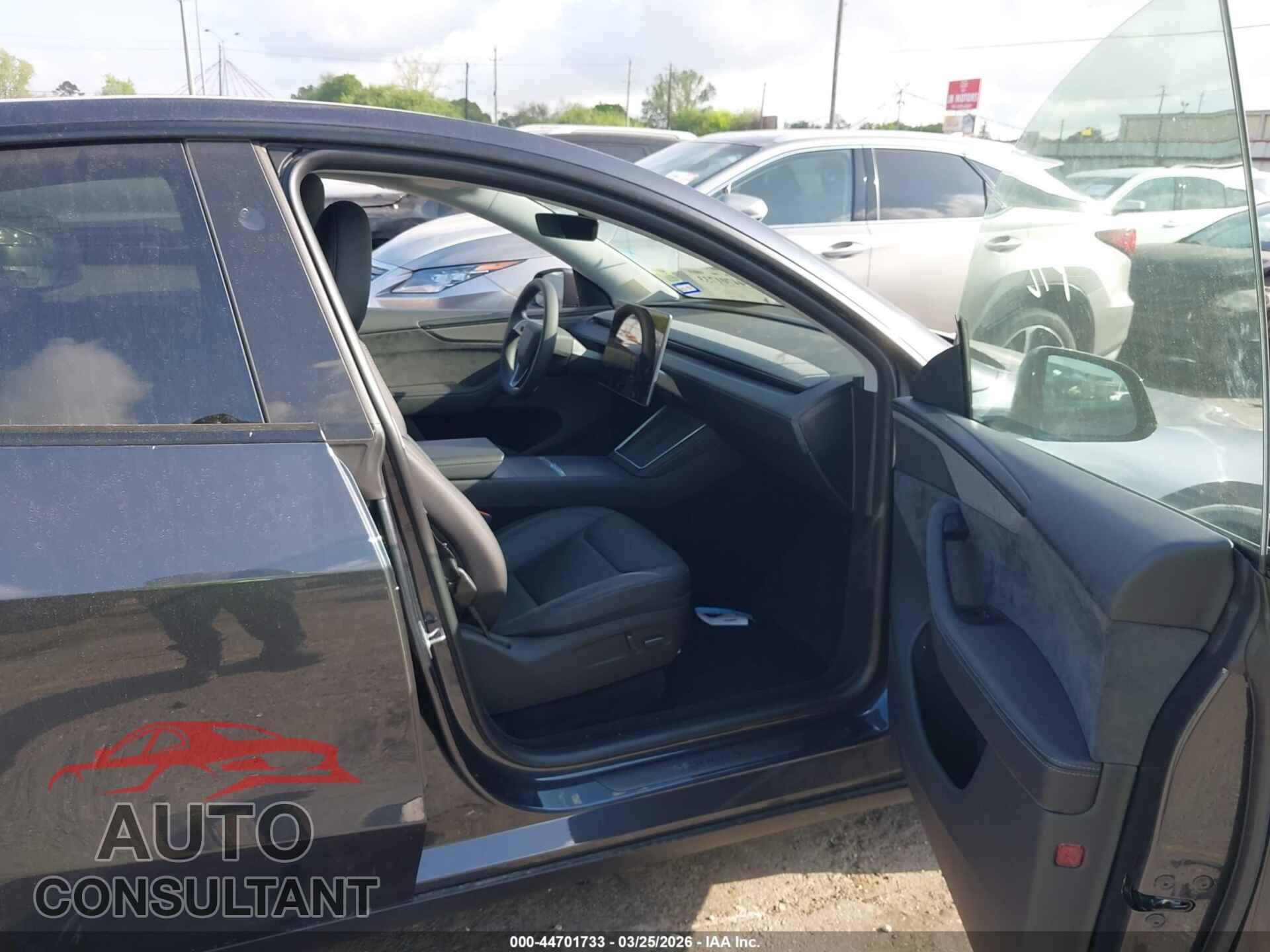 TESLA MODEL Y 2026 - 7SAYGDEDXTA492821