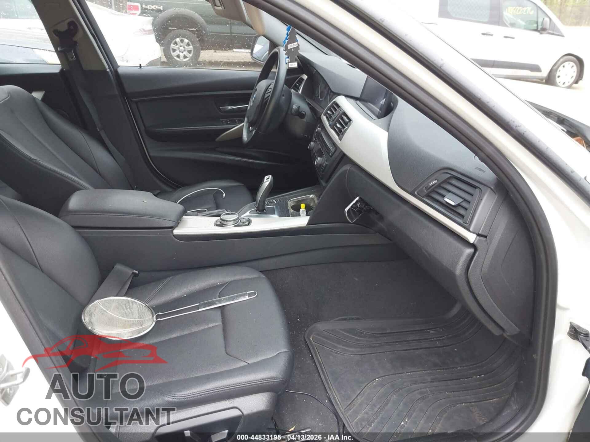 BMW 320I 2014 - WBA3C3G54ENS70086