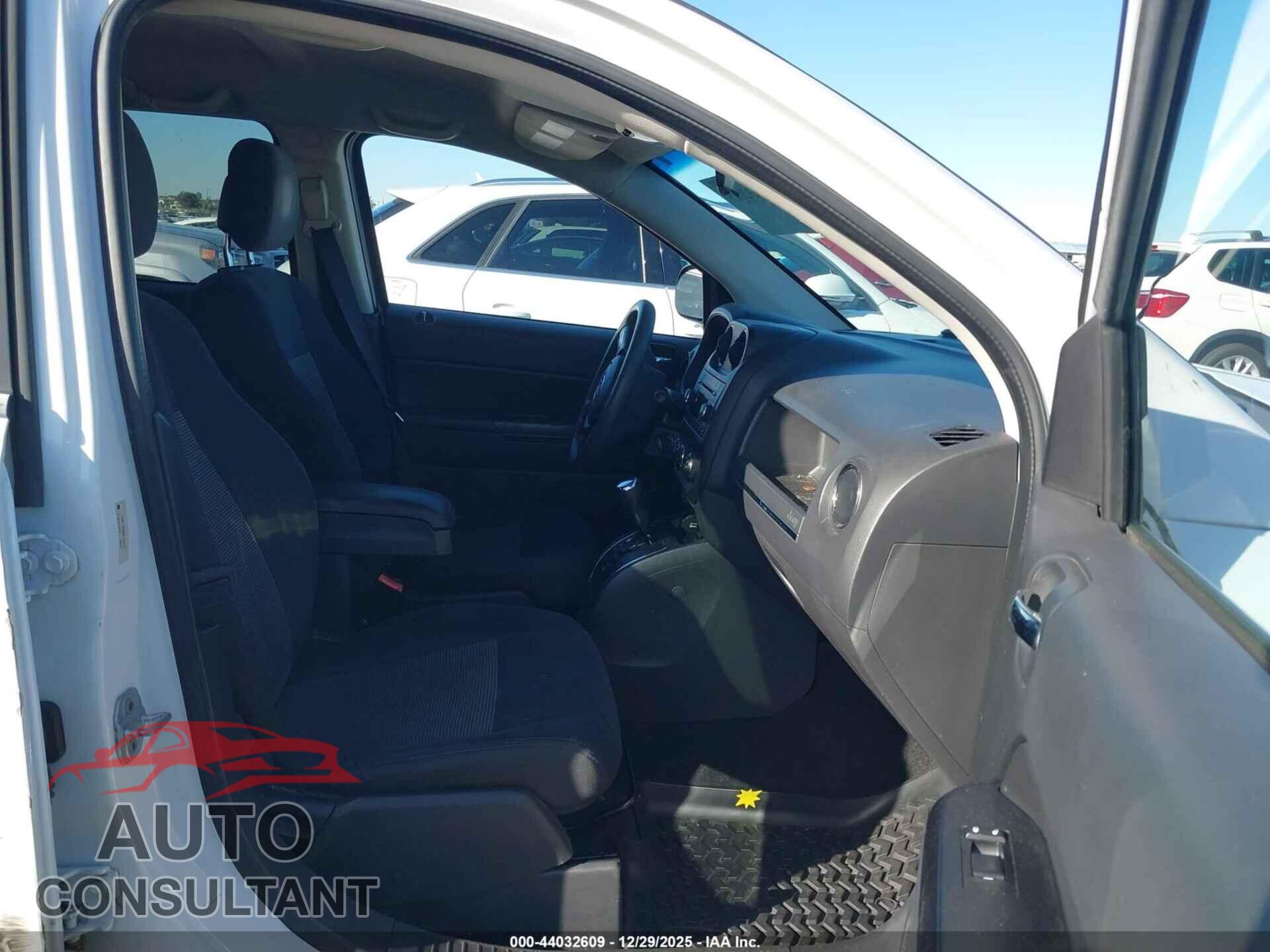 JEEP COMPASS 2011 - 1J4NT1FB8BD170477