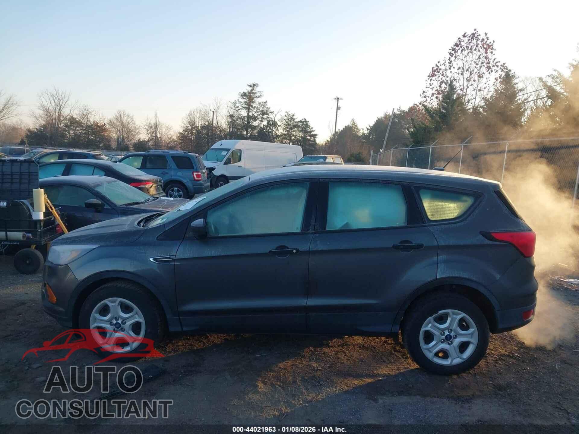 FORD ESCAPE 2019 - 1FMCU0F74KUC20819