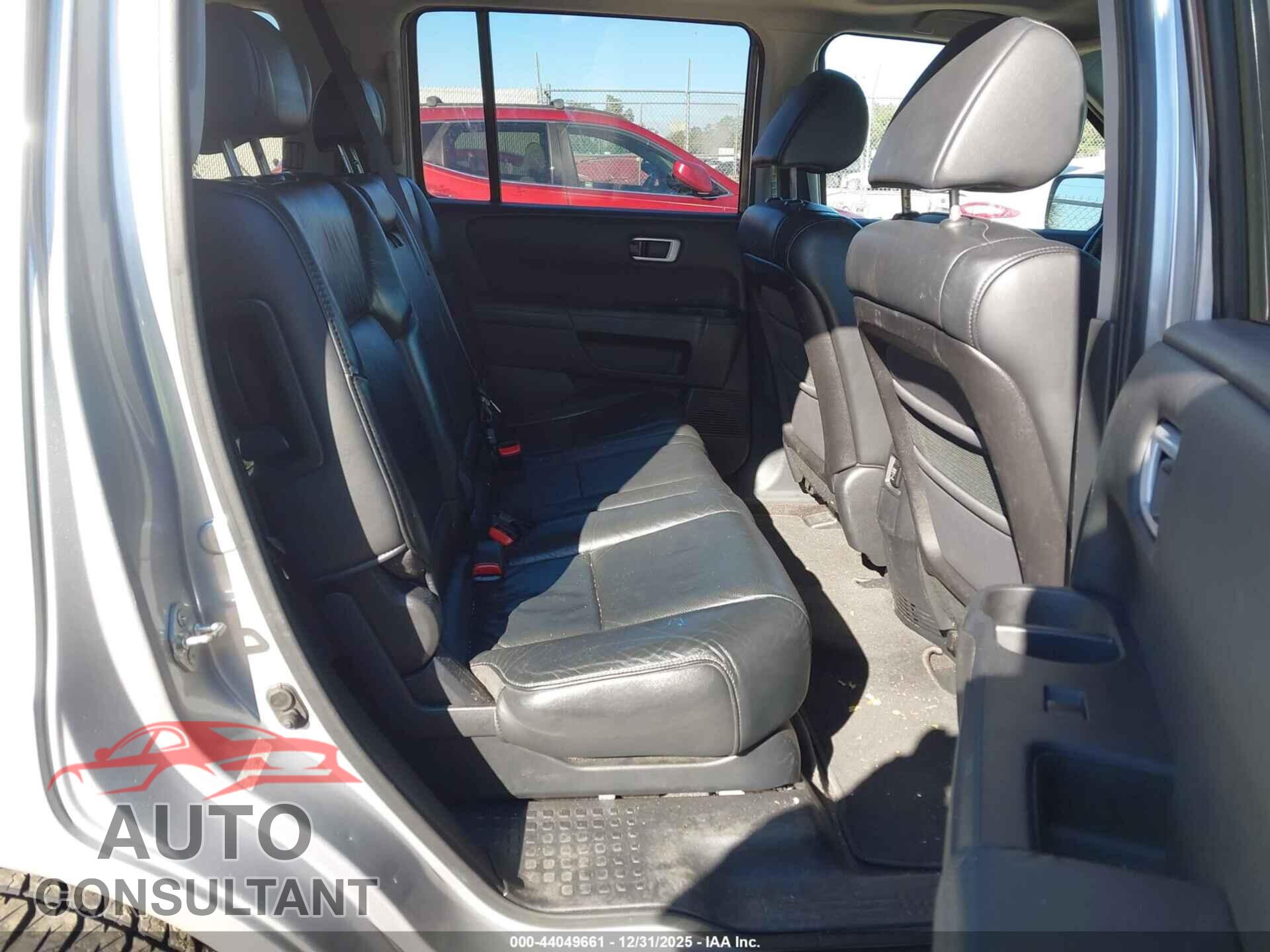 HONDA PILOT 2011 - 5FNYF4H56BB047451
