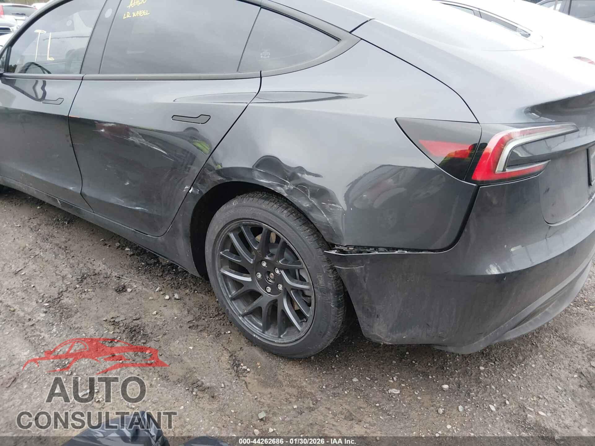 TESLA MODEL 3 2024 - 5YJ3E1EB1RF729251