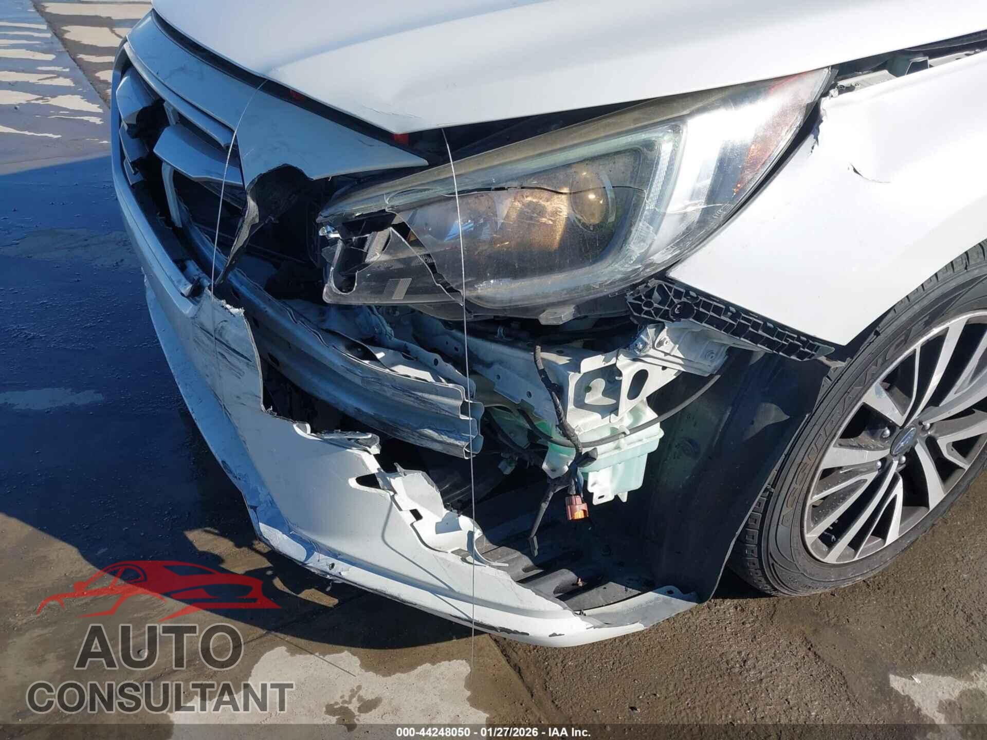 SUBARU LEGACY 2018 - 4S3BNAB63J3029008