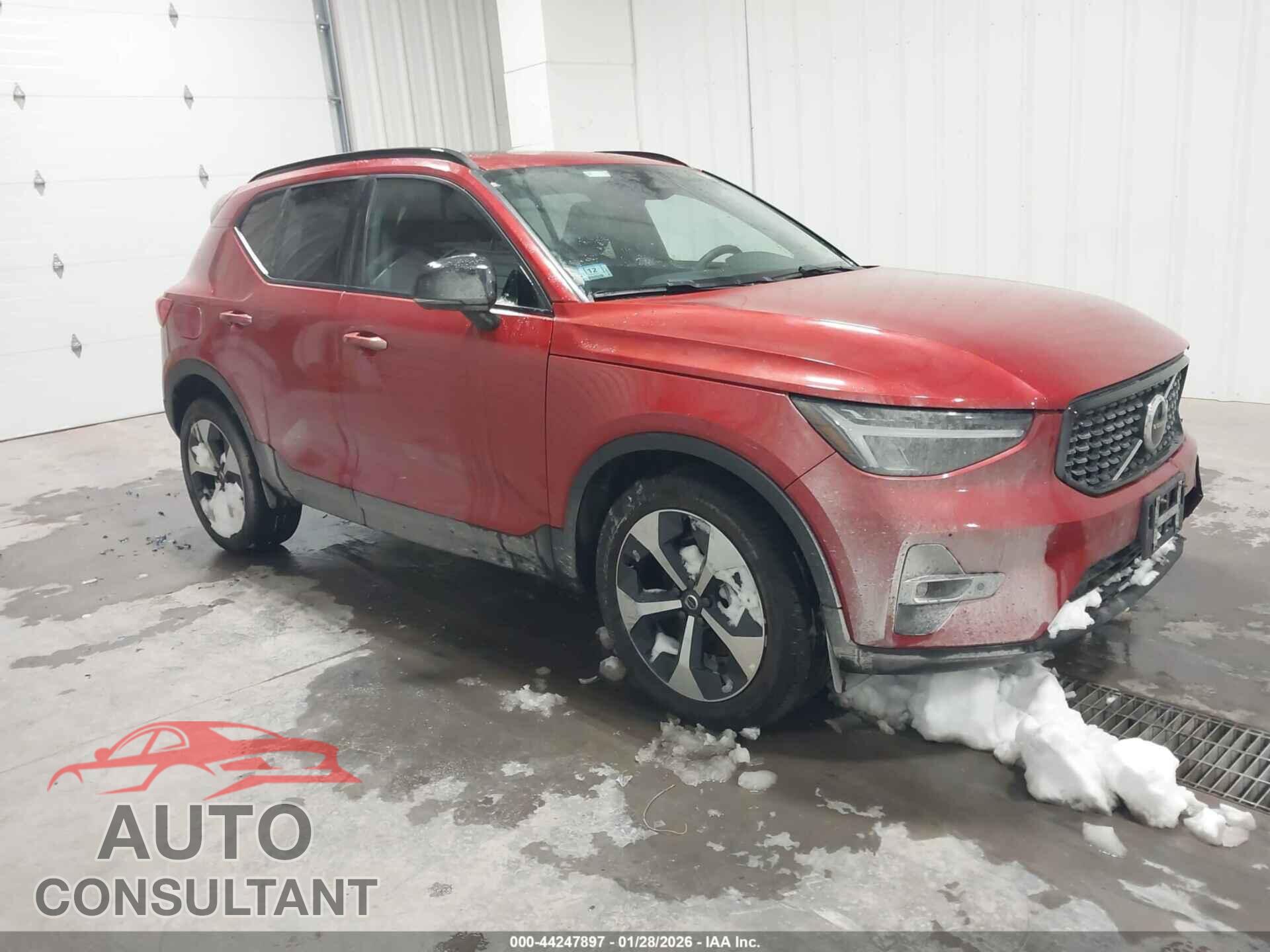 VOLVO XC40 2023 - YV4L12UW4P2943637