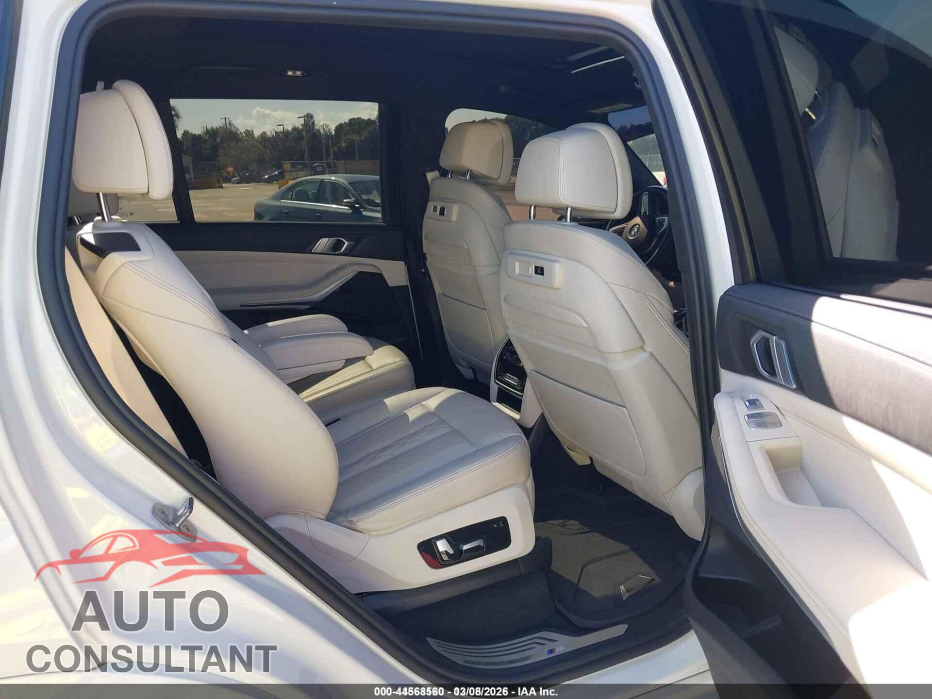 BMW X7 2022 - 5UXCW2C05N9J47631