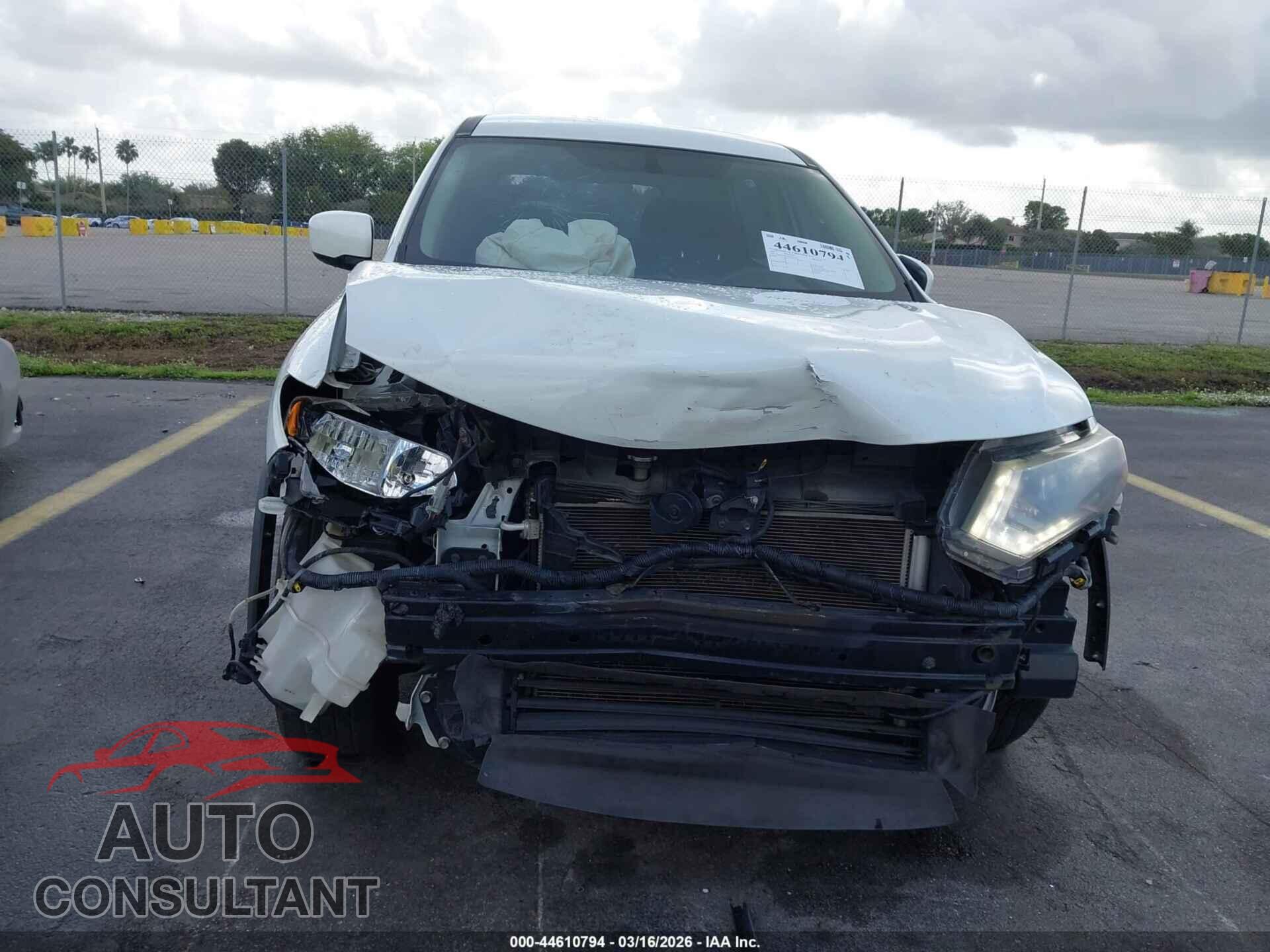 NISSAN ROGUE 2017 - KNMAT2MV4HP510271