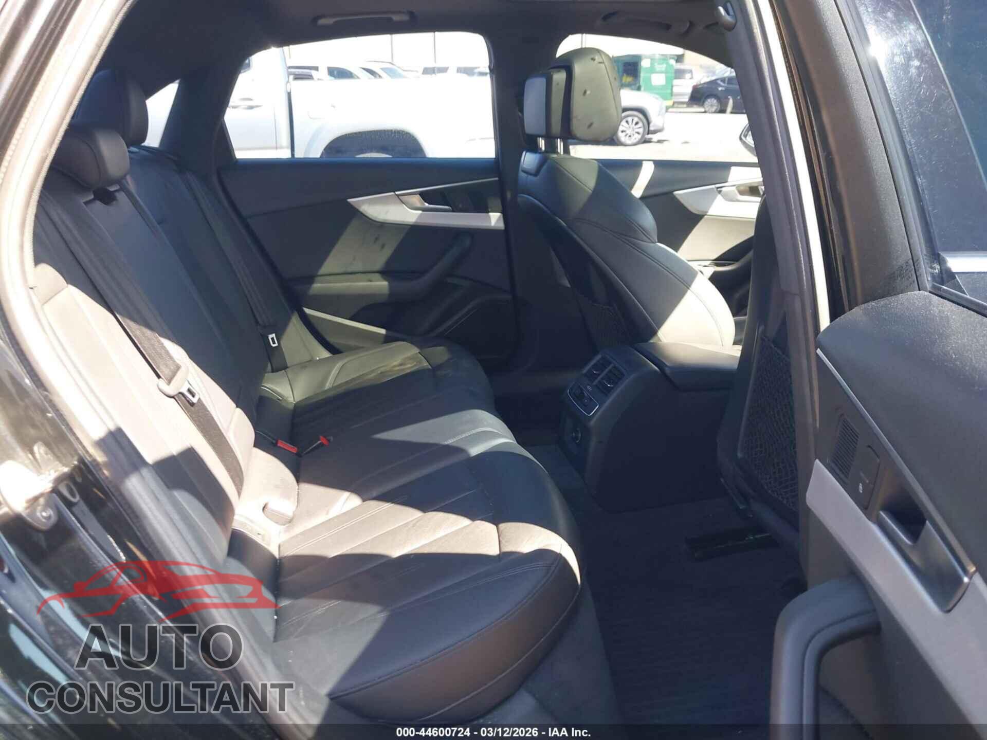 AUDI A4 2017 - WAUENAF43HN040124