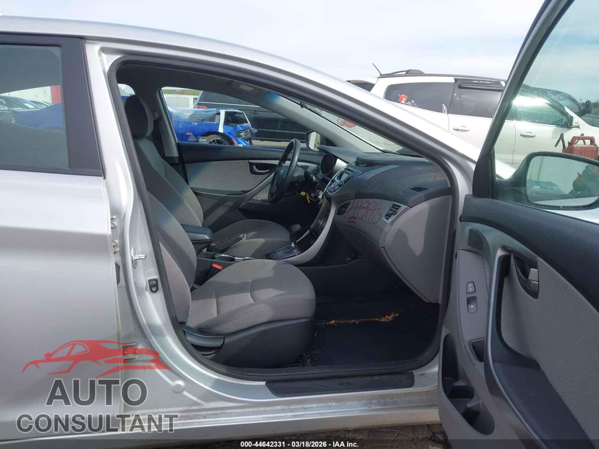 HYUNDAI ELANTRA 2013 - KMHDH4AE5DU997227