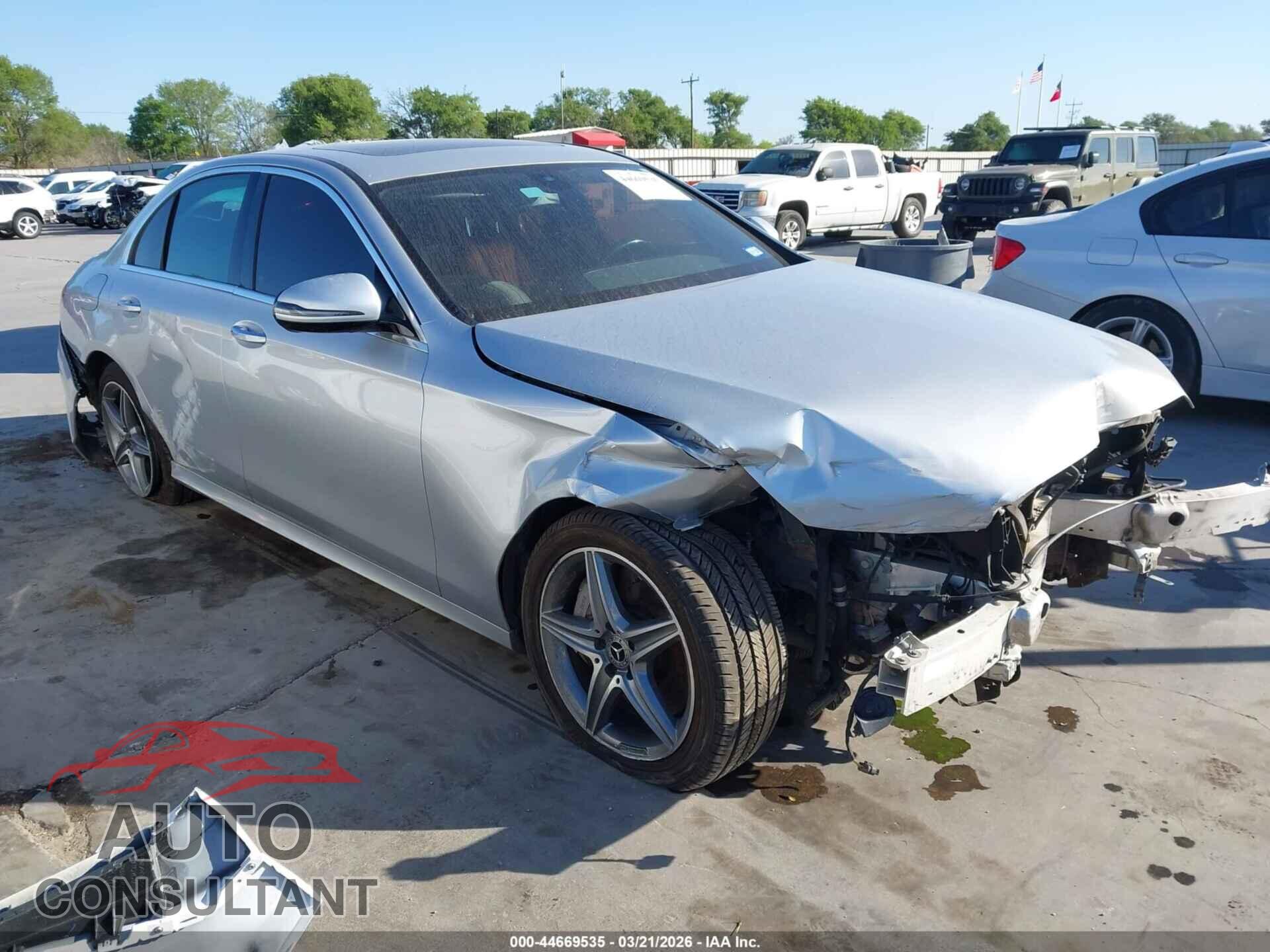 MERCEDES-BENZ E 300 2017 - WDDZF4KB5HA238367