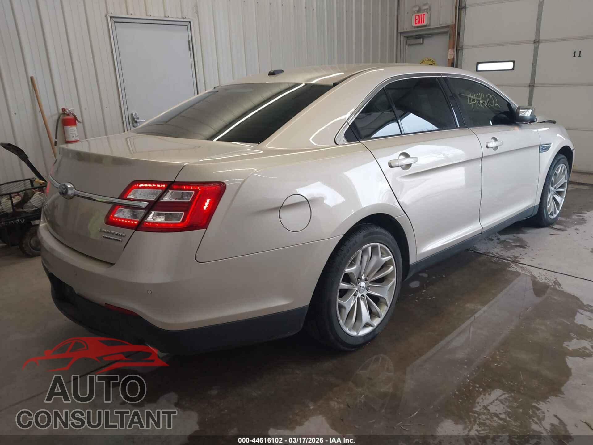 FORD TAURUS 2017 - 1FAHP2F89HG113767