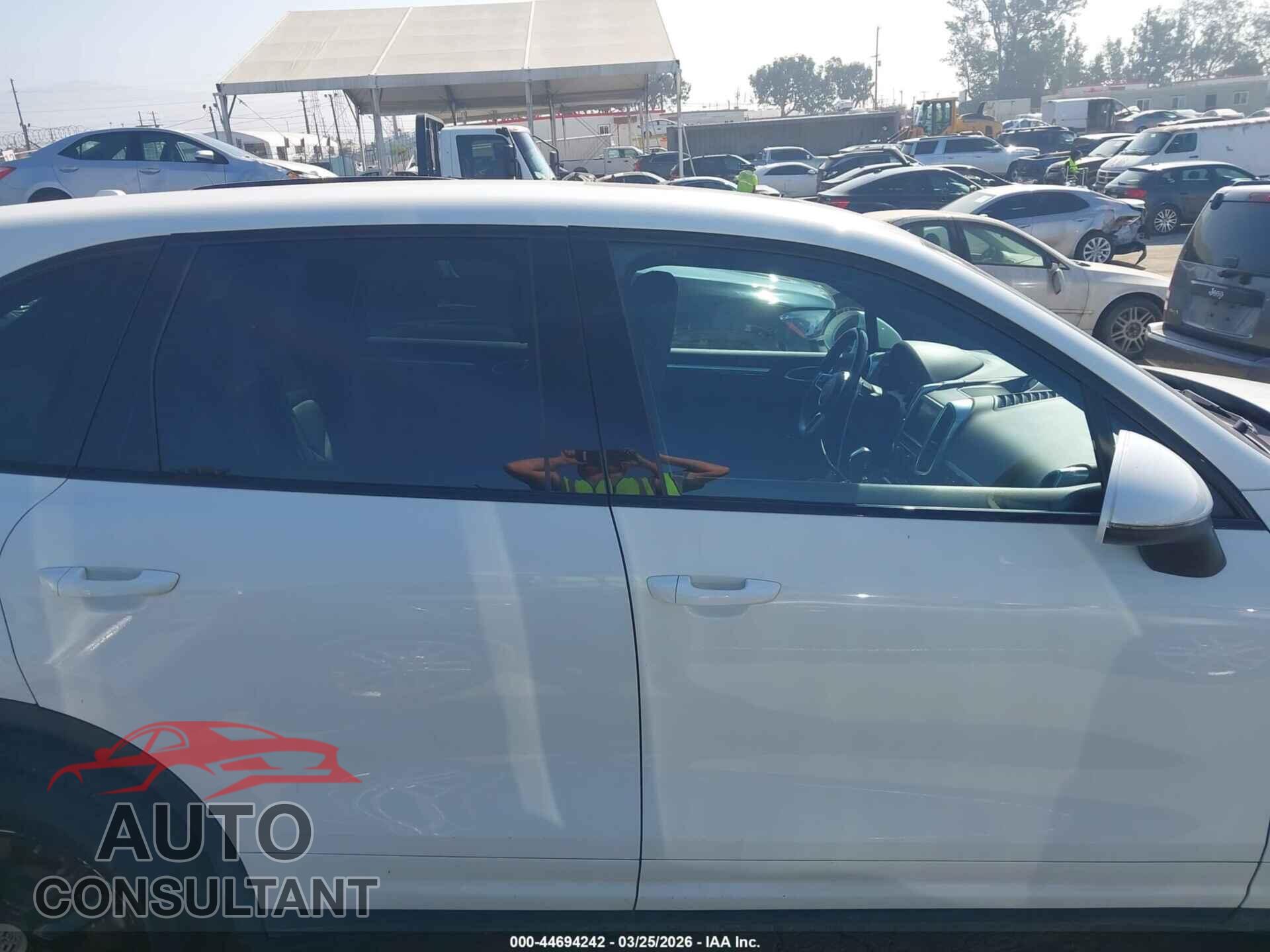 PORSCHE CAYENNE 2016 - WP1AA2A23GKA14999