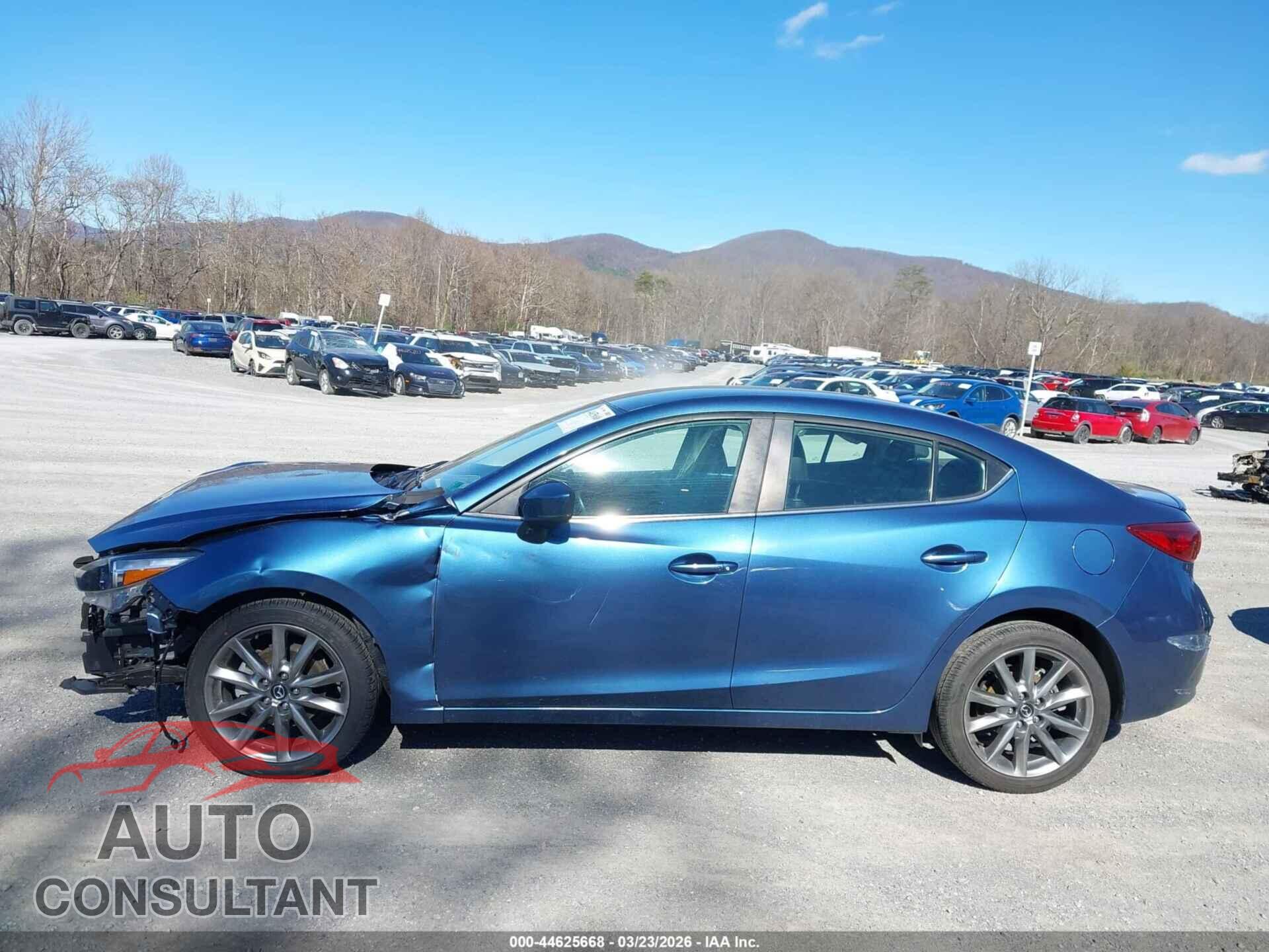MAZDA MAZDA3 2018 - 3MZBN1V35JM174709