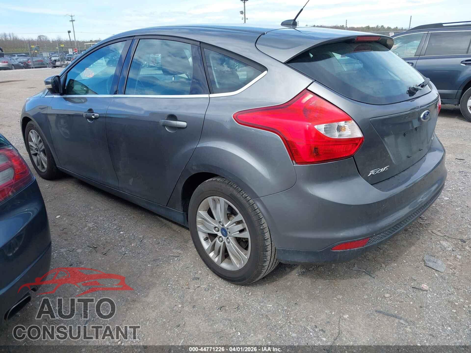 FORD FOCUS 2012 - 1FAHP3M24CL373837