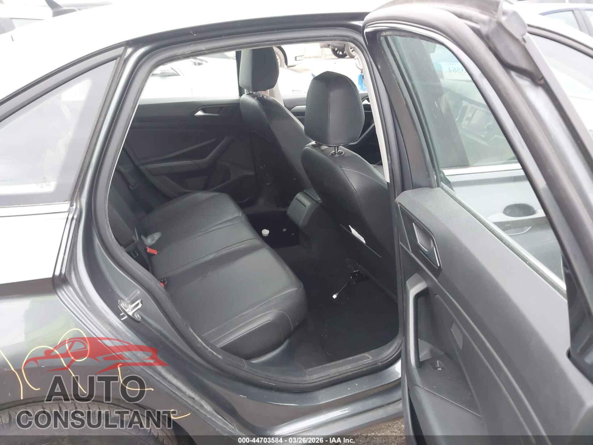 VOLKSWAGEN JETTA 2019 - 3VWC57BU4KM174934