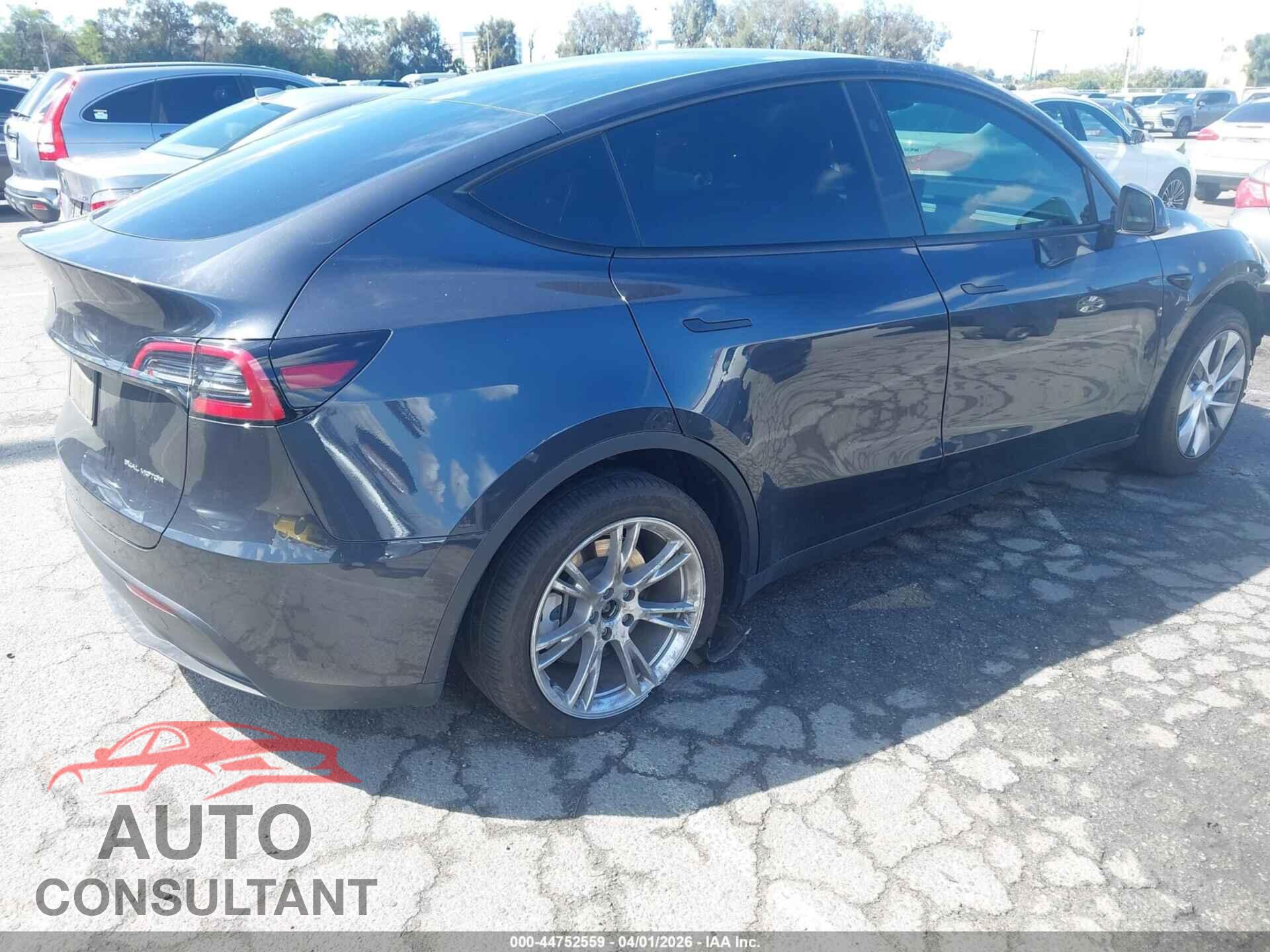 TESLA MODEL Y 2024 - 7SAYGDEE8RA218969