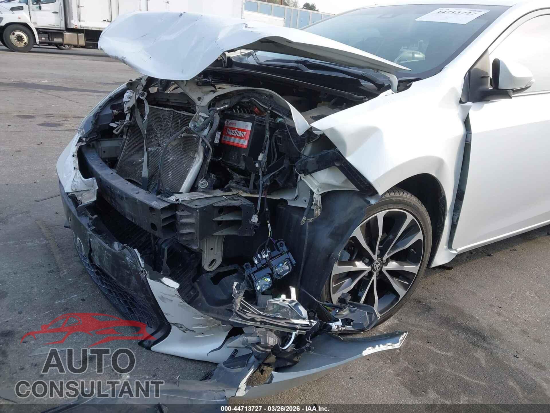 TOYOTA COROLLA 2018 - 5YFBURHE6JP762418
