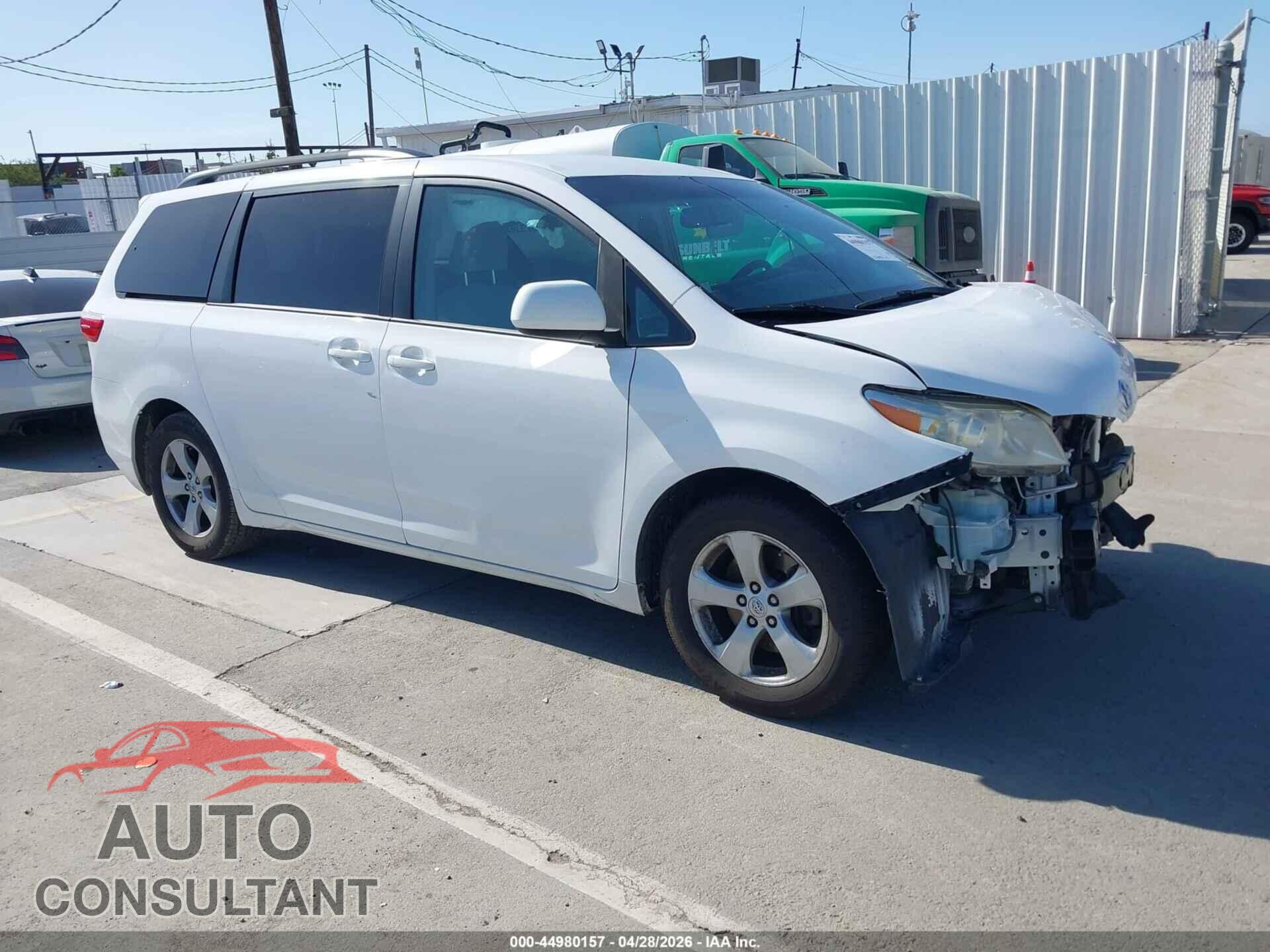 TOYOTA SIENNA 2017 - 5TDKZ3DC8HS824972