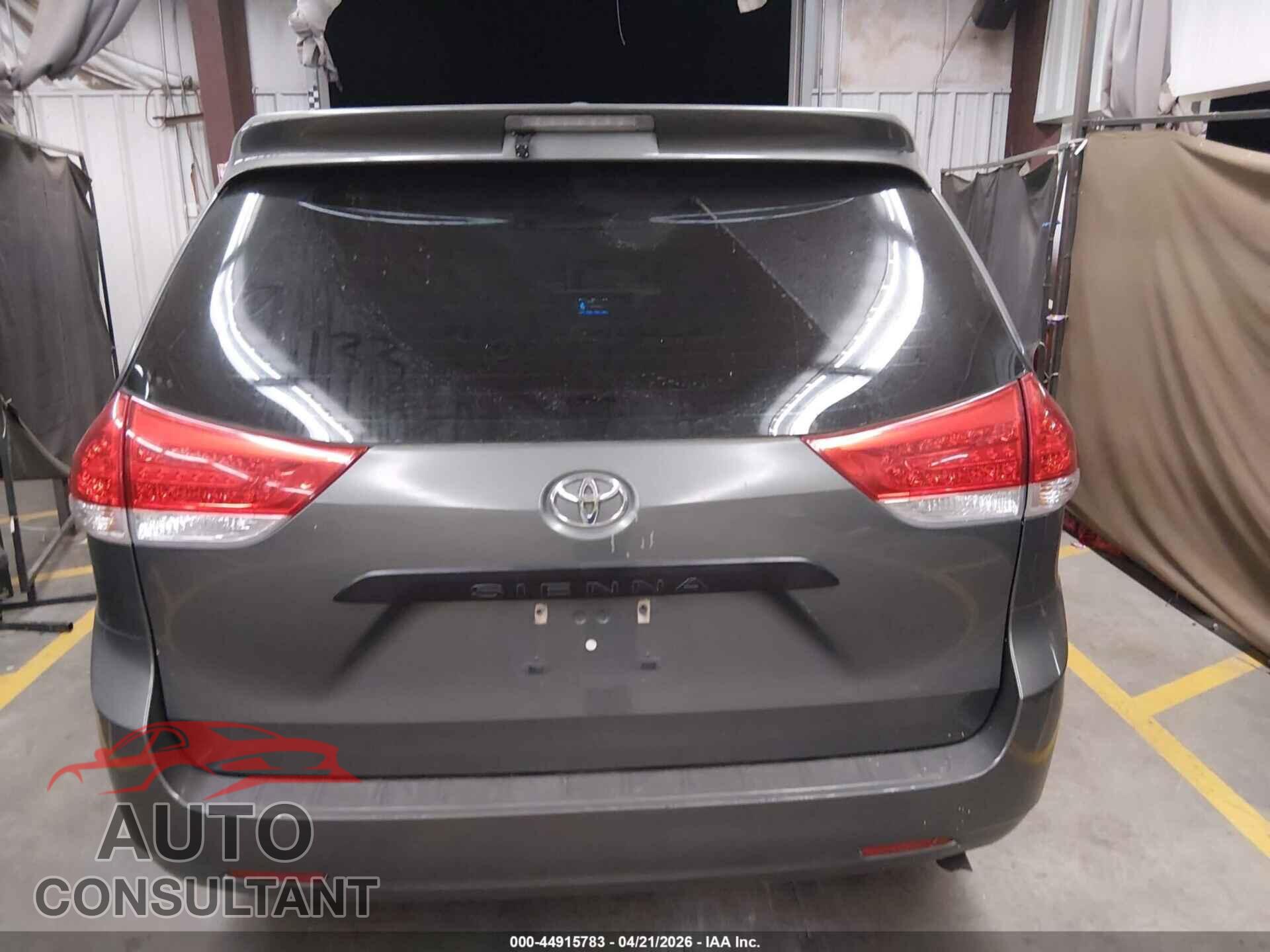 TOYOTA SIENNA 2013 - 5TDZK3DC8DS383759