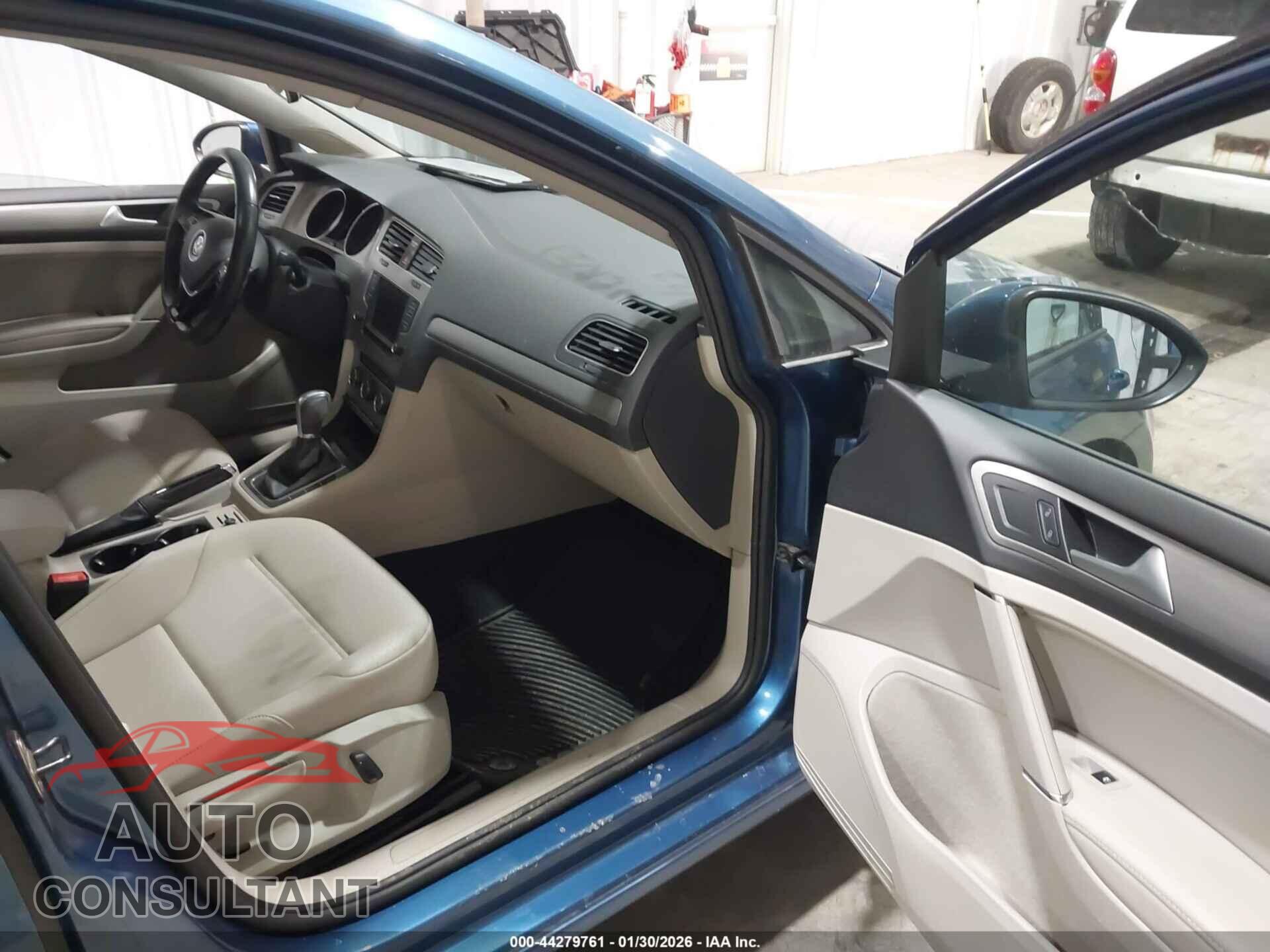 VOLKSWAGEN GOLF 2017 - 3VW217AU3HM009457