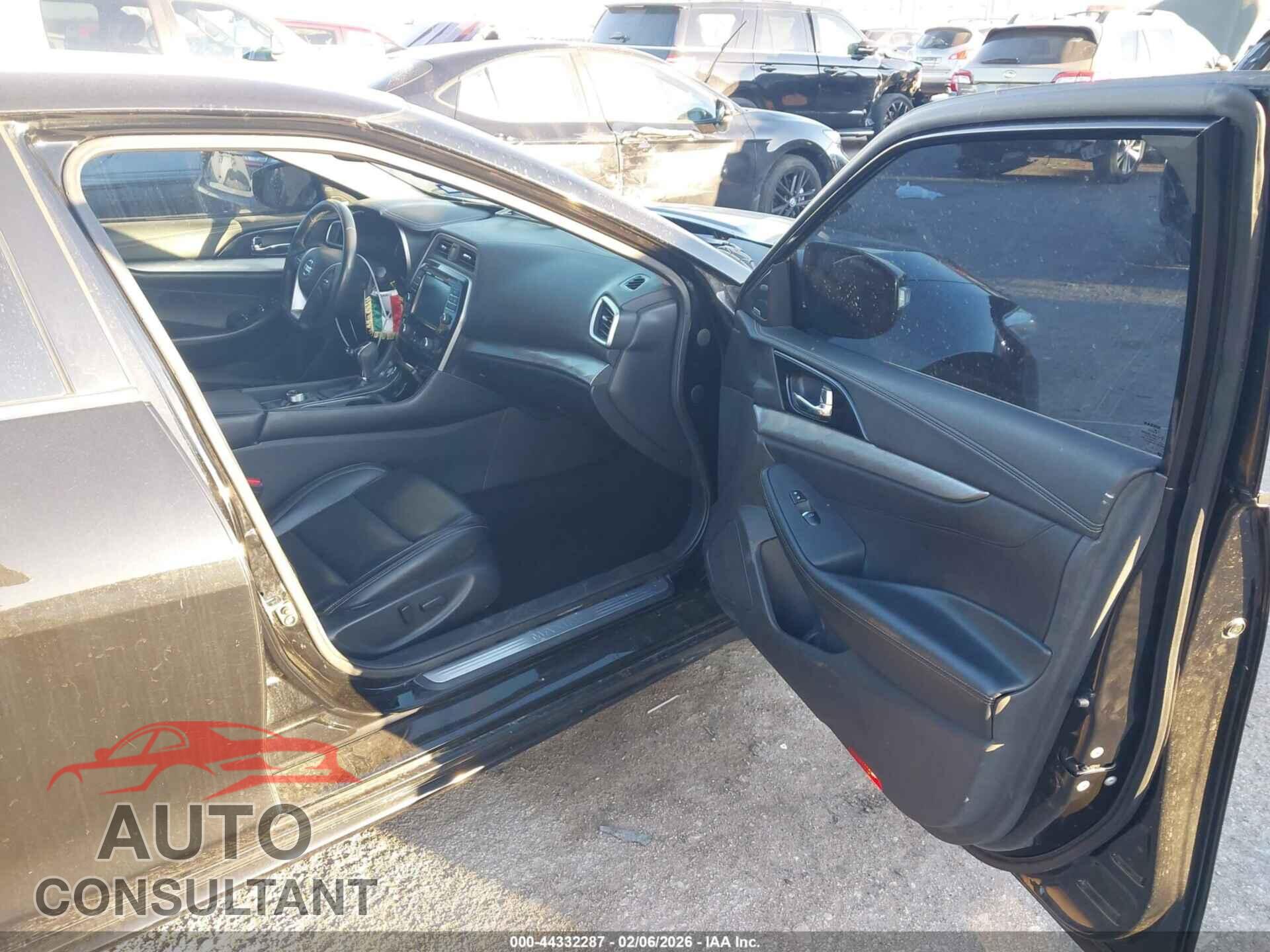 NISSAN MAXIMA 2018 - 1N4AA6AP1JC388460