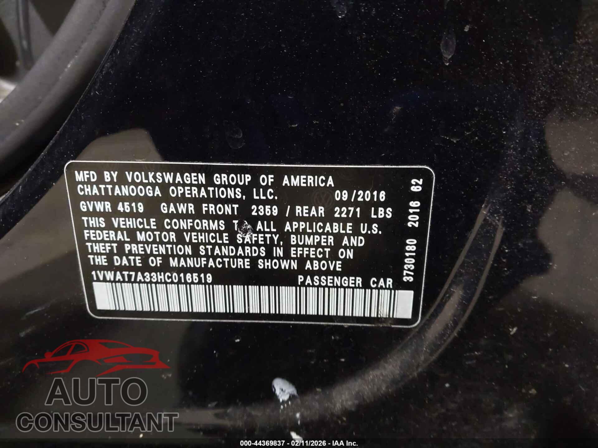 VOLKSWAGEN PASSAT 2017 - 1VWAT7A33HC016519