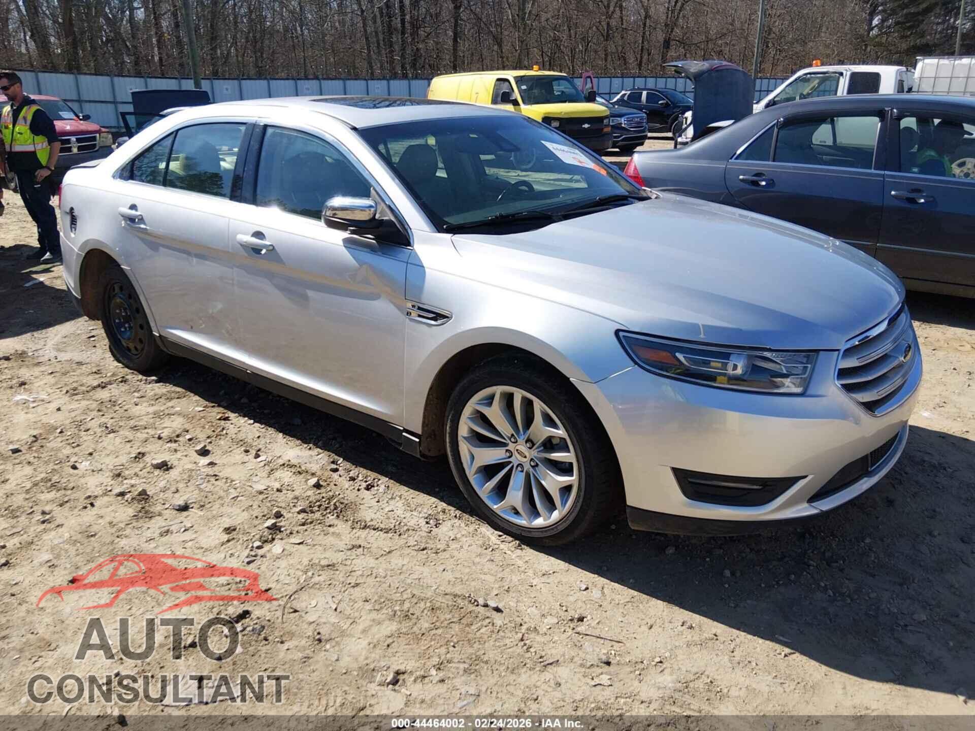 FORD TAURUS 2019 - 1FAHP2F81KG118517