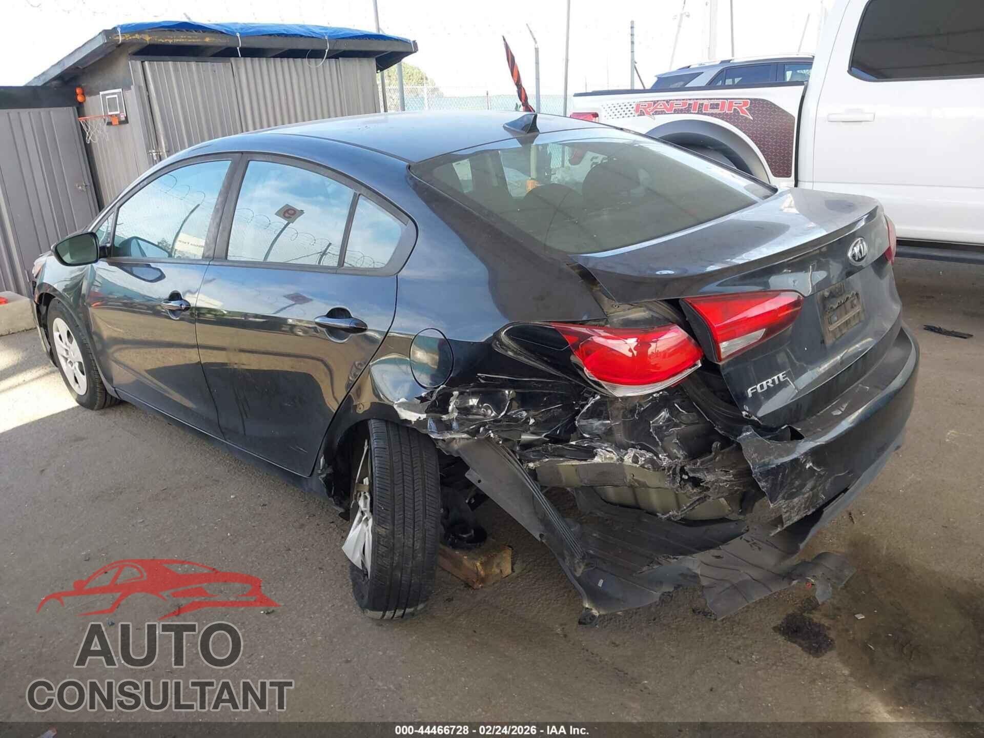 KIA FORTE 2018 - 3KPFK4A76JE282340