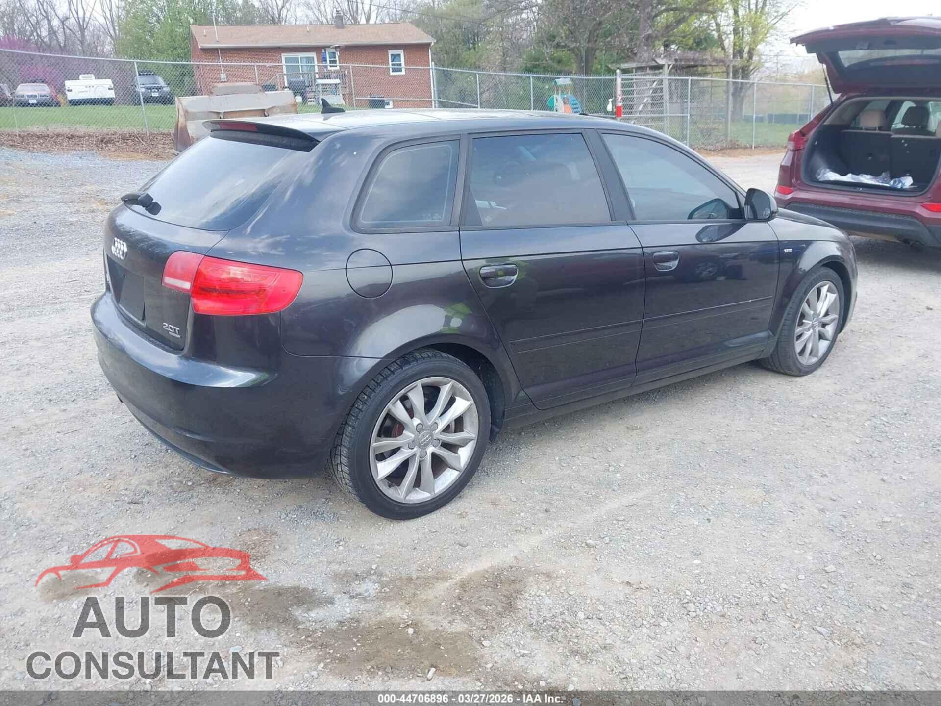 AUDI A3 2010 - WAUMFAFM2AA076344