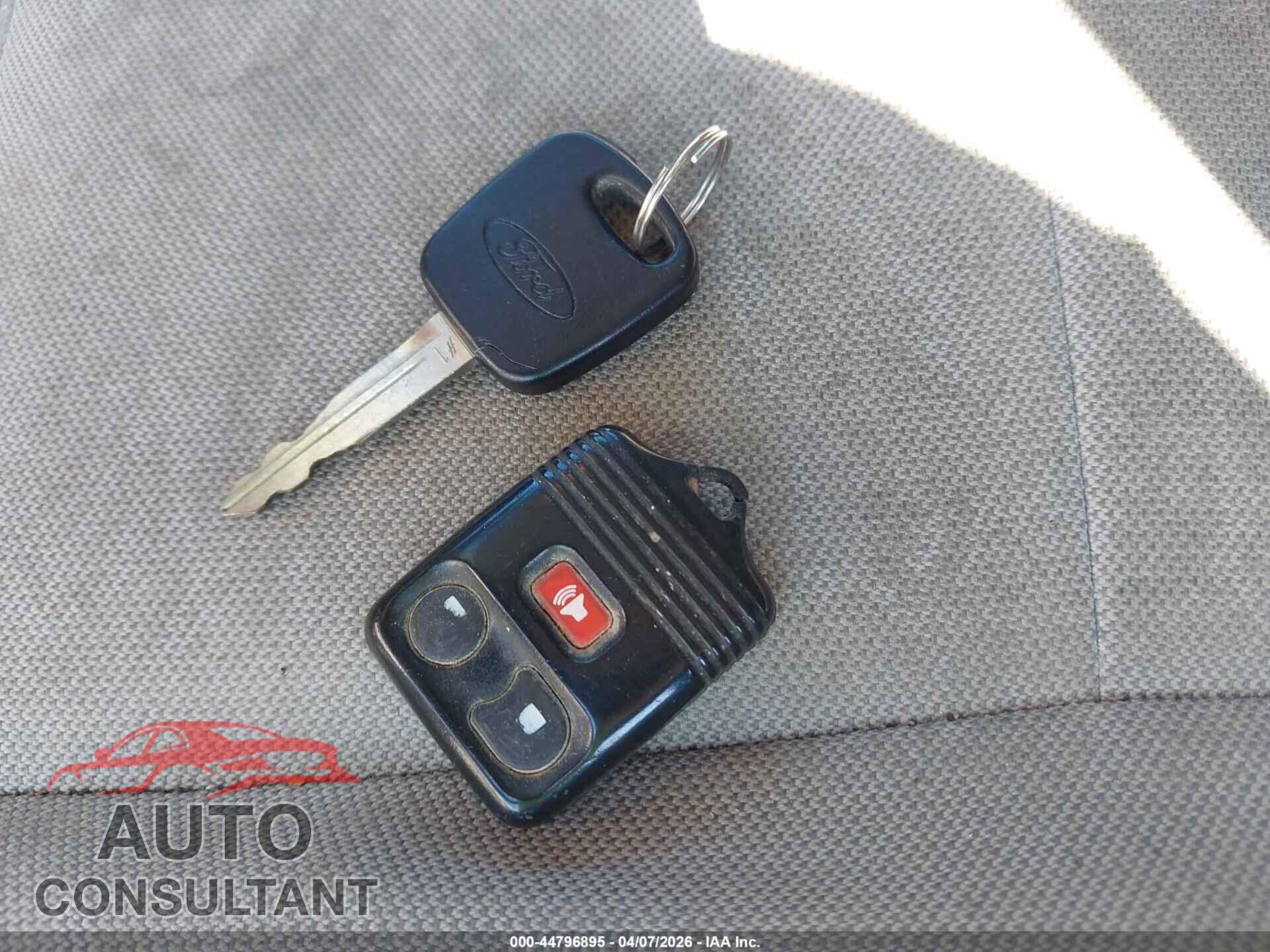 FORD ESCAPE 2011 - 1FMCU9DG9BKB52066