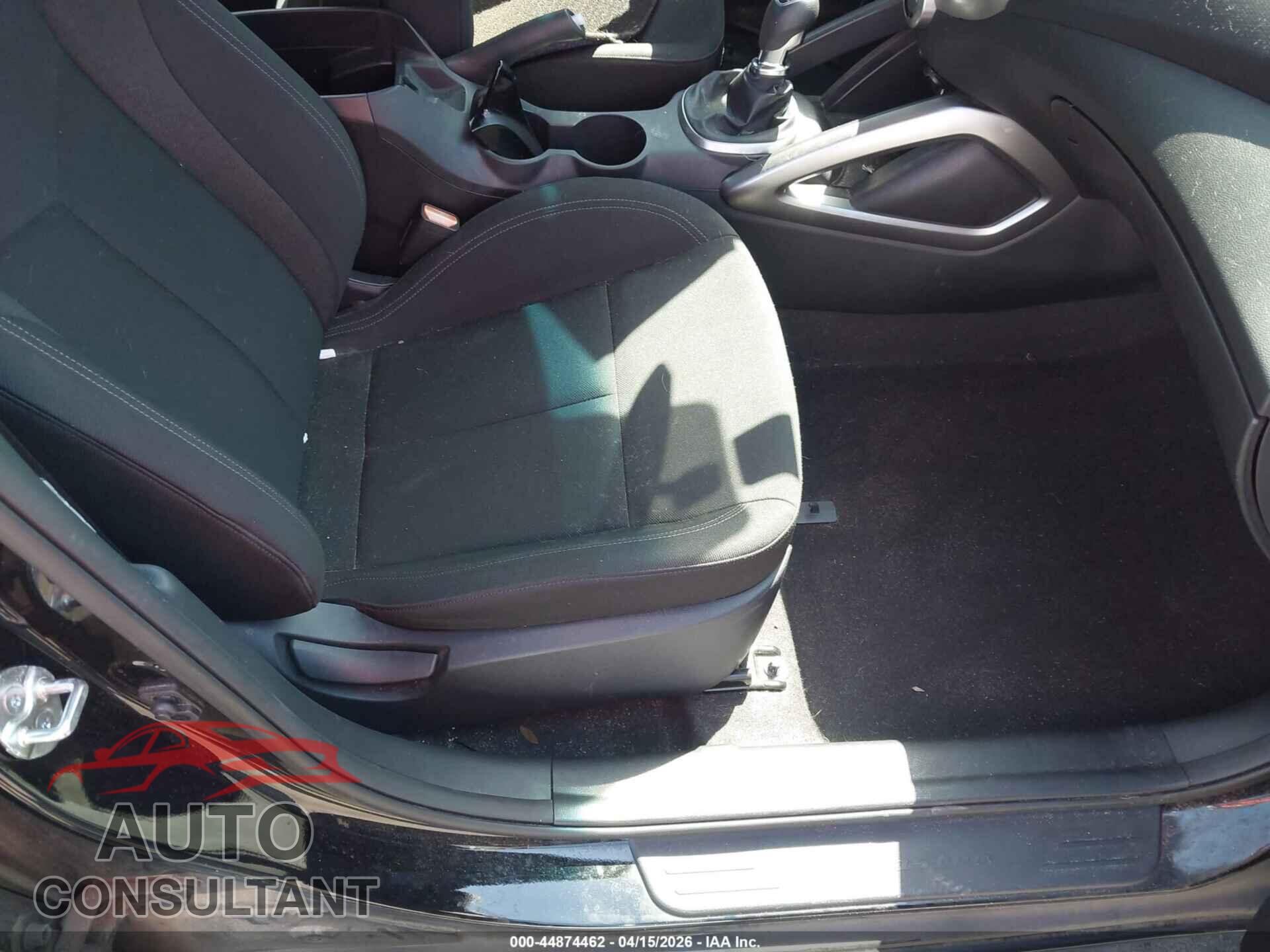 HYUNDAI VELOSTER 2016 - KMHTC6AD1GU263167