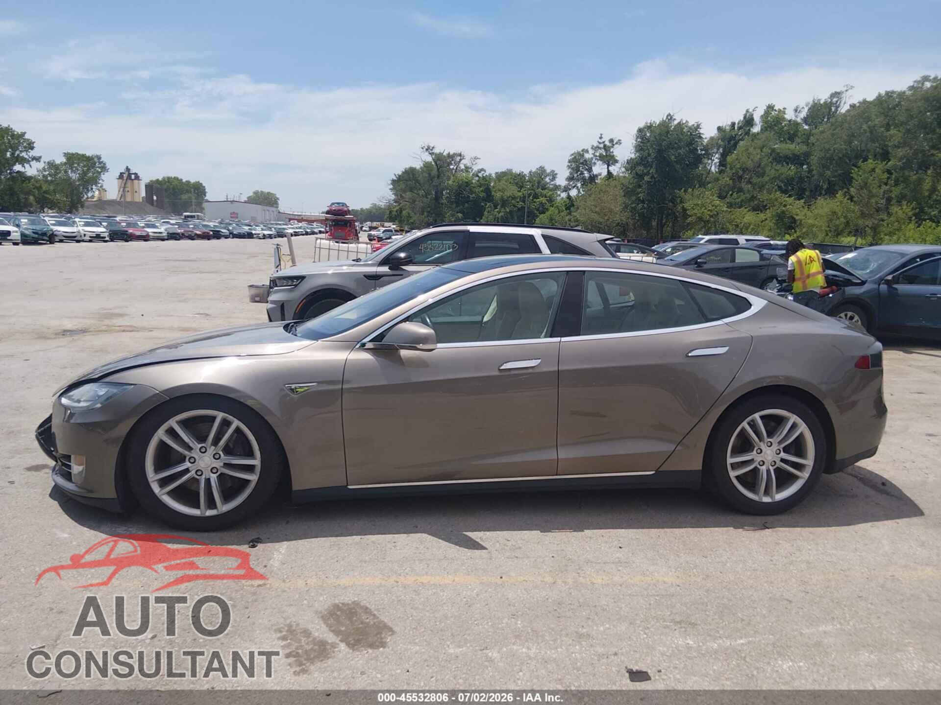 TESLA MODEL S 2015 - 5YJSA1H22FF093258