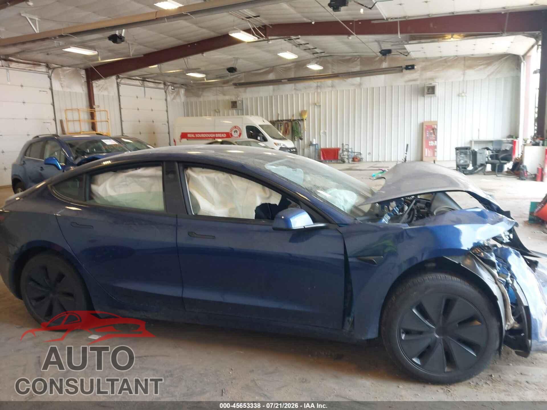 TESLA MODEL 3 2025 - 5YJ3E1EB4SF941101