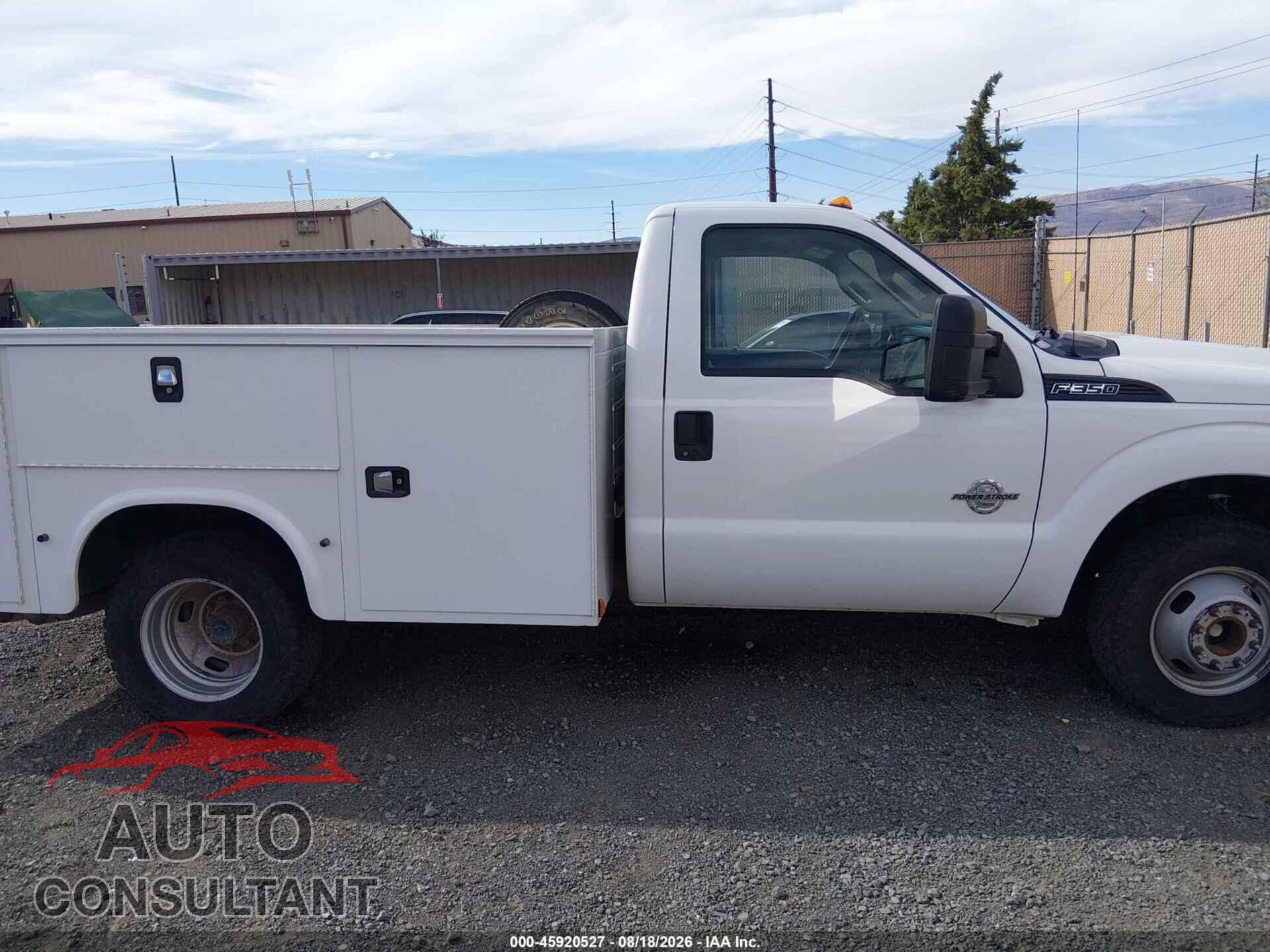 FORD F-350 CHASSIS 2015 - 1FDRF3GT2FEA14738