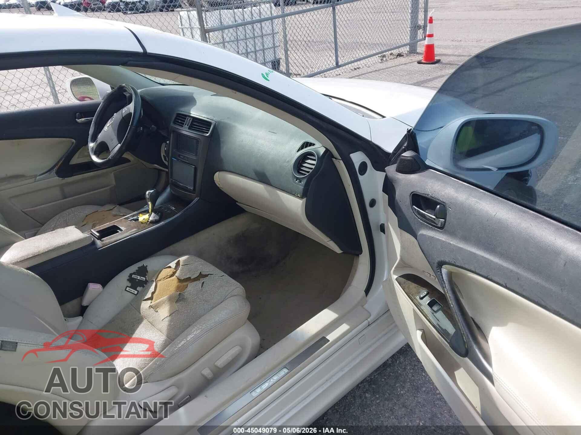 LEXUS IS 250C 2010 - JTHFF2C26A2506227