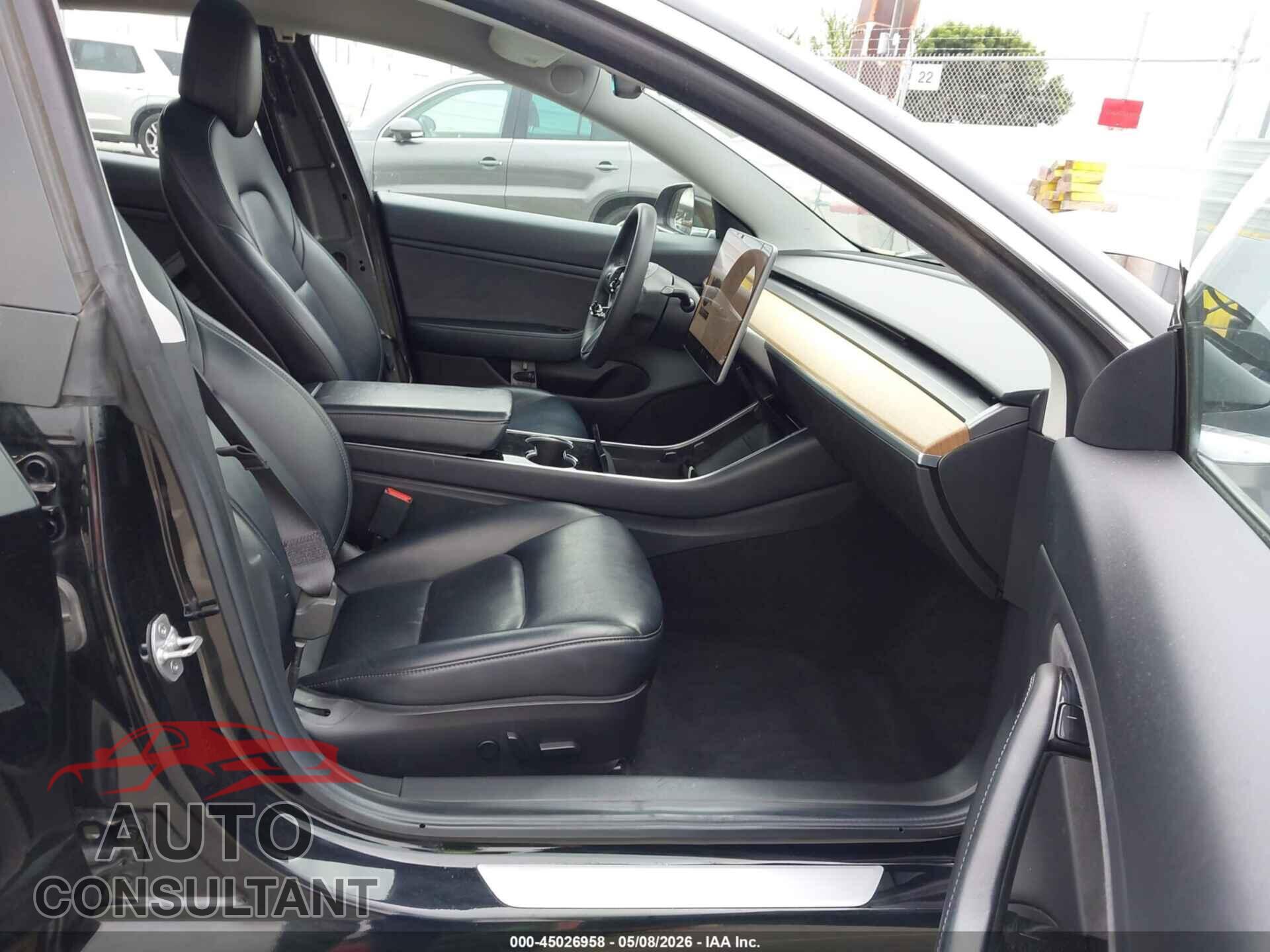 TESLA MODEL 3 2019 - 5YJ3E1EA5KF399434