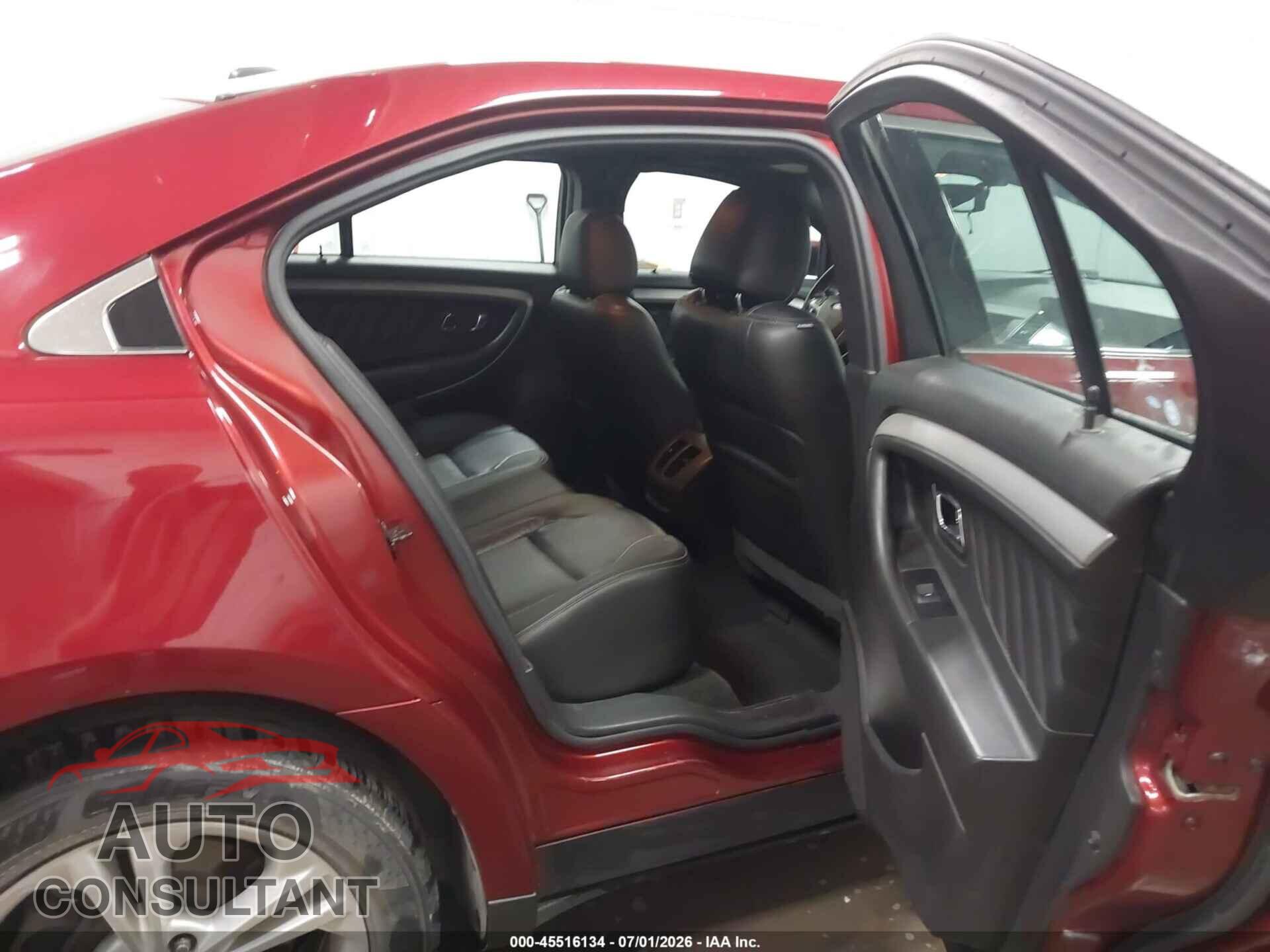 FORD TAURUS 2017 - 1FAHP2E86HG118815