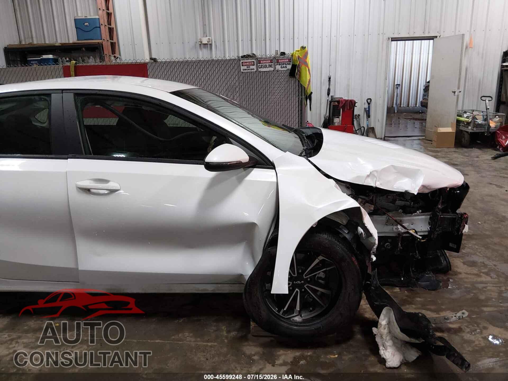 KIA FORTE 2023 - 3KPF24AD8PE687257