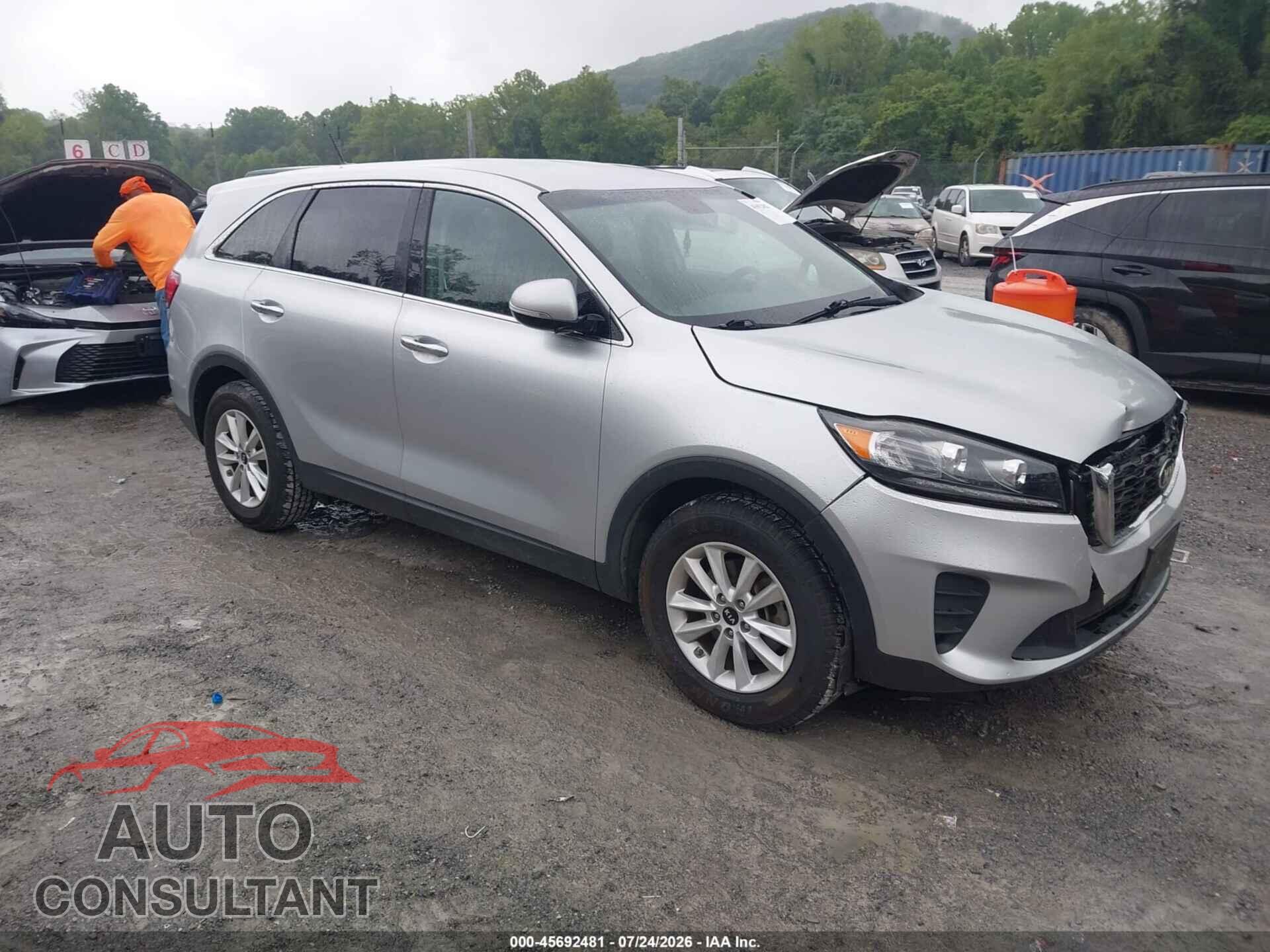 KIA SORENTO 2019 - 5XYPG4A3XKG581479