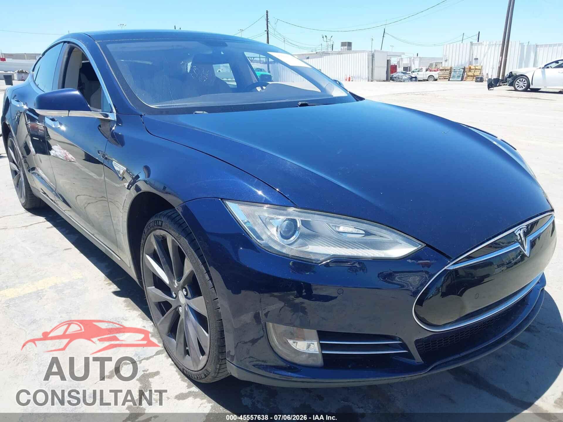 TESLA MODEL S 2013 - 5YJSA1CN8DFP28983