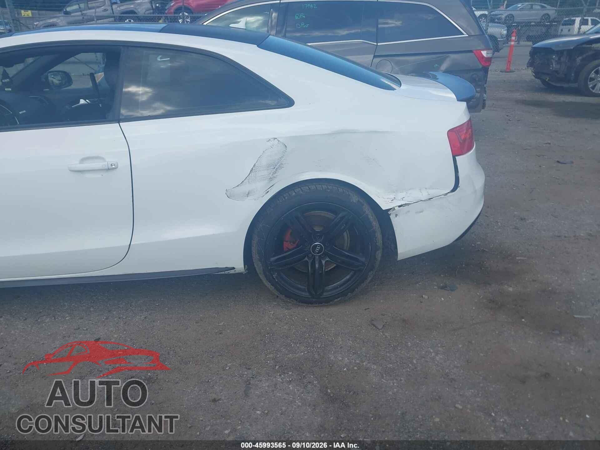 AUDI A5 2014 - WAUMFAFRXEA041827