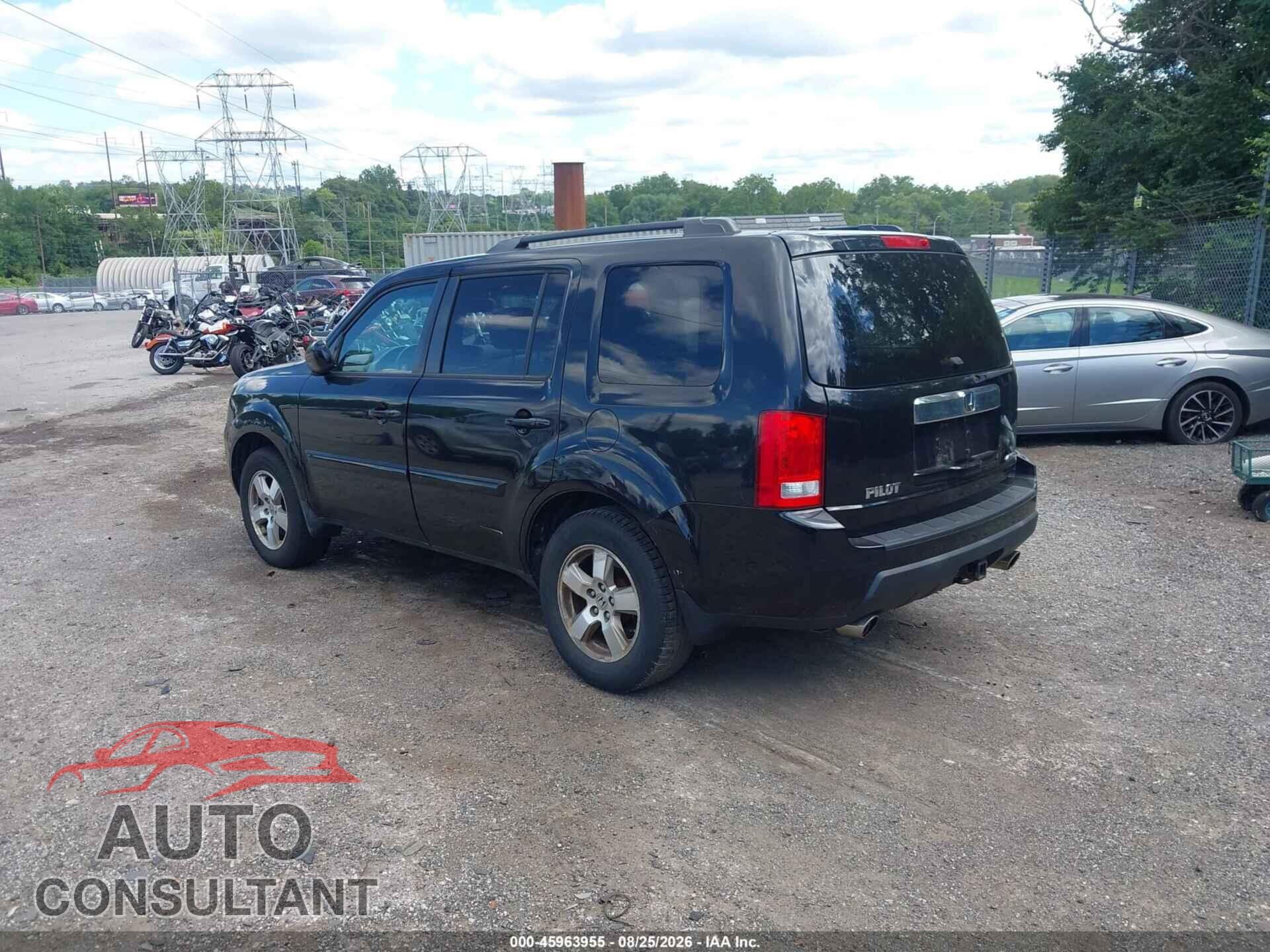HONDA PILOT 2011 - 5FNYF4H65BB105901