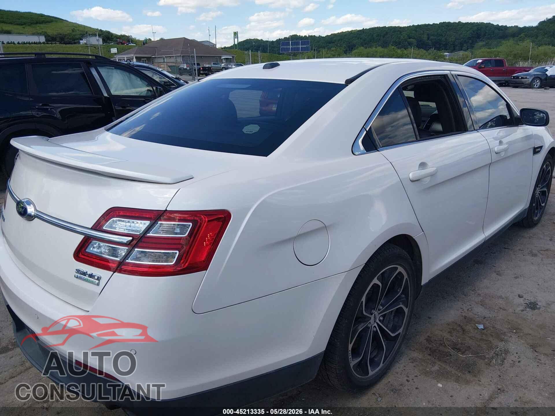 FORD TAURUS 2015 - 1FAHP2KT1FG110112