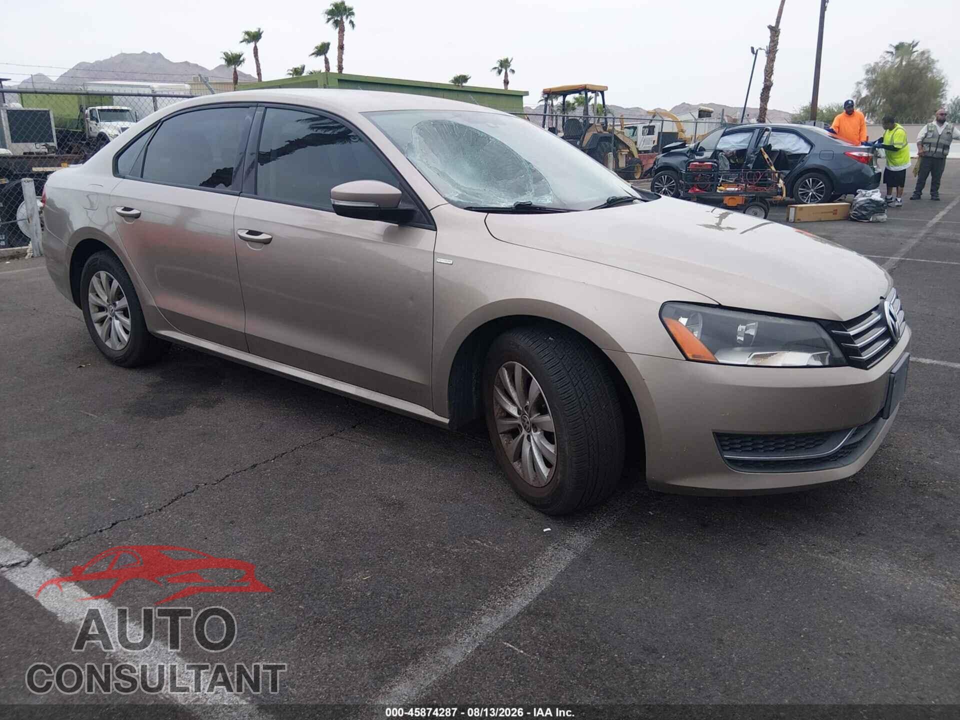 VOLKSWAGEN PASSAT 2015 - 1VWAT7A38FC048346