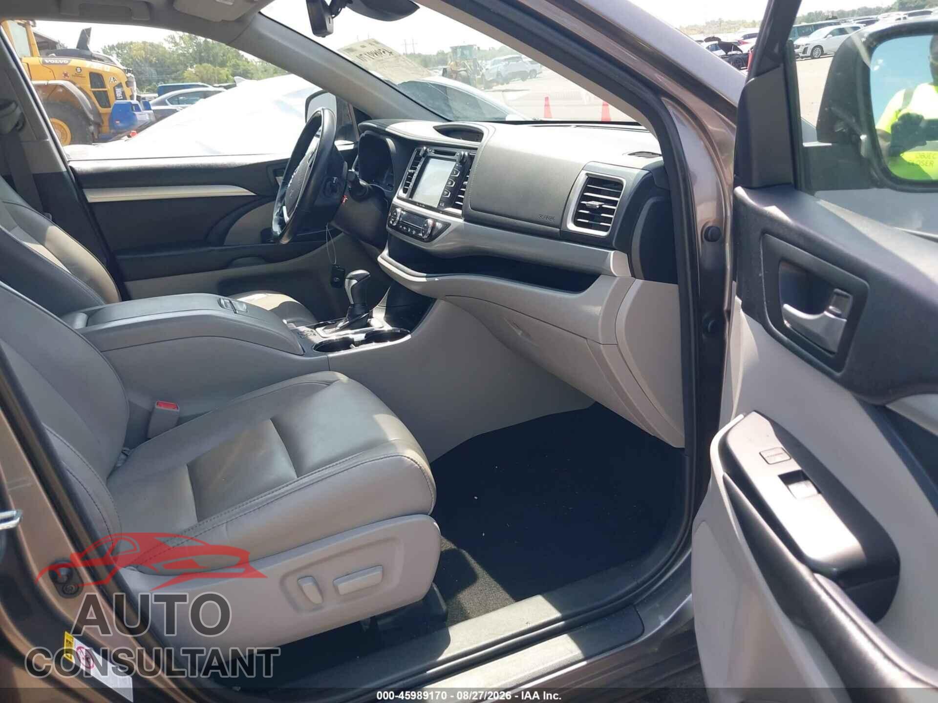 TOYOTA HIGHLANDER 2018 - 5TDKZRFH3JS537962