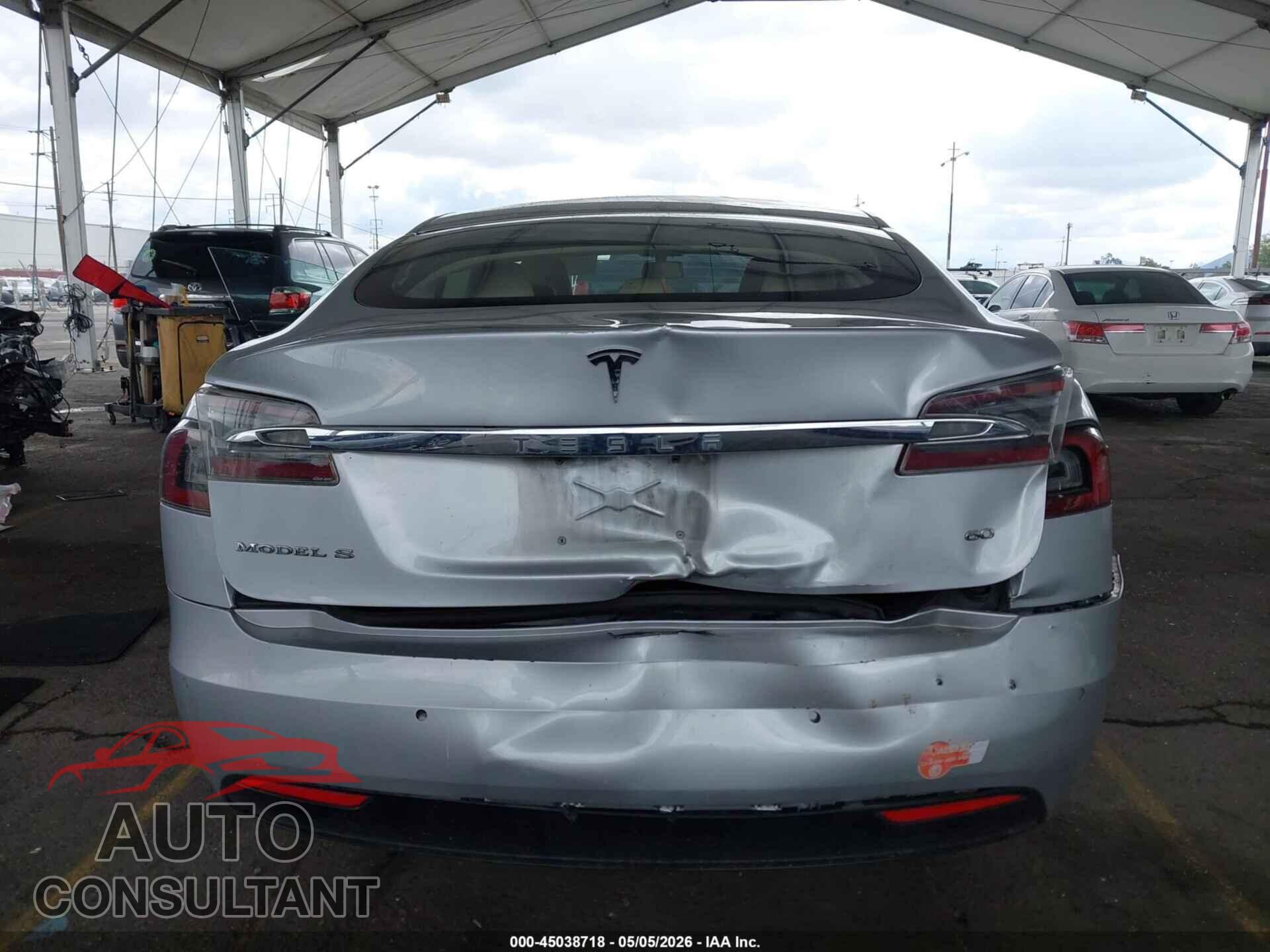 TESLA MODEL S 2016 - 5YJSA1E16GF176656