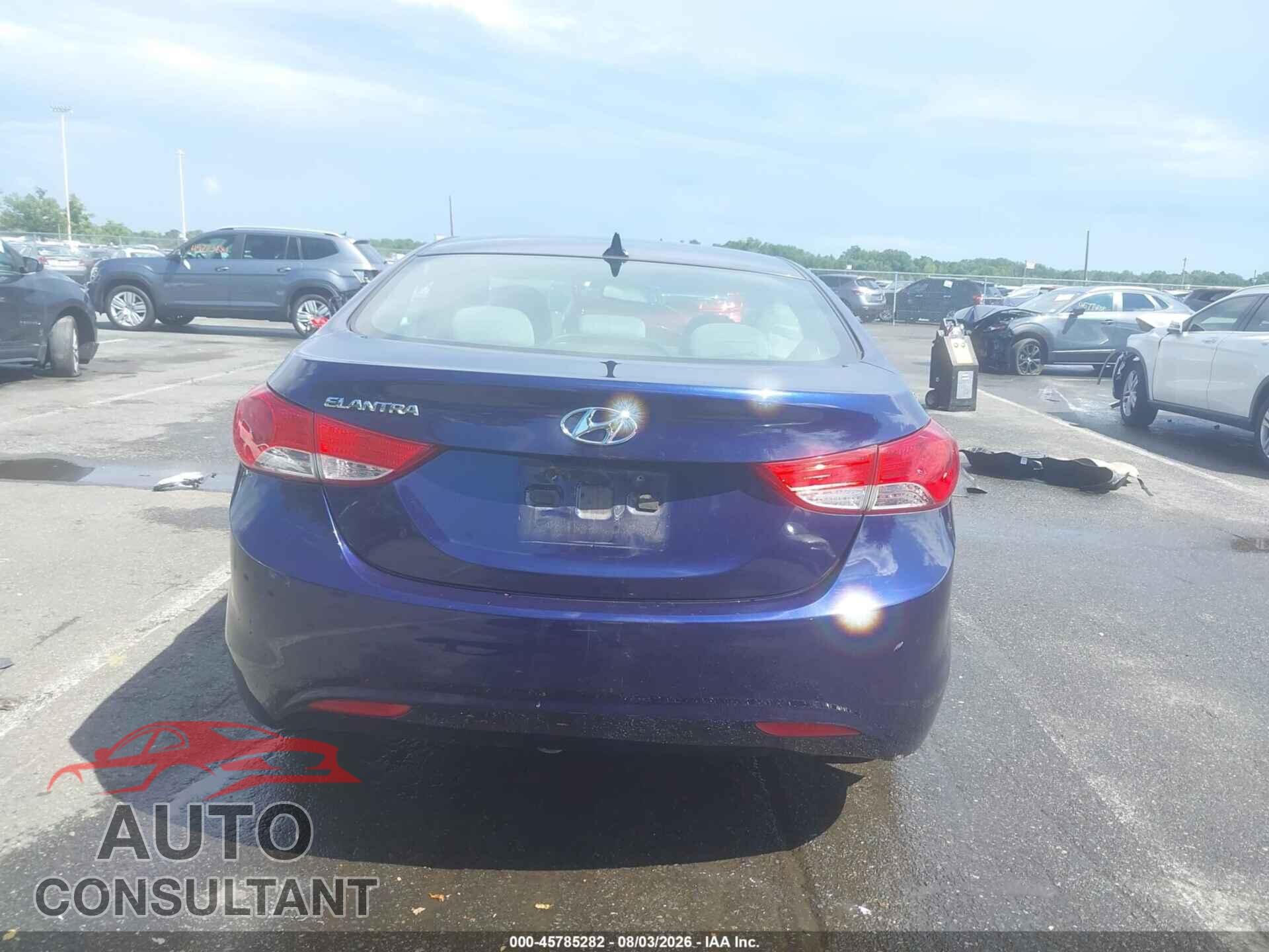 HYUNDAI ELANTRA 2013 - 5NPDH4AE5DH251097