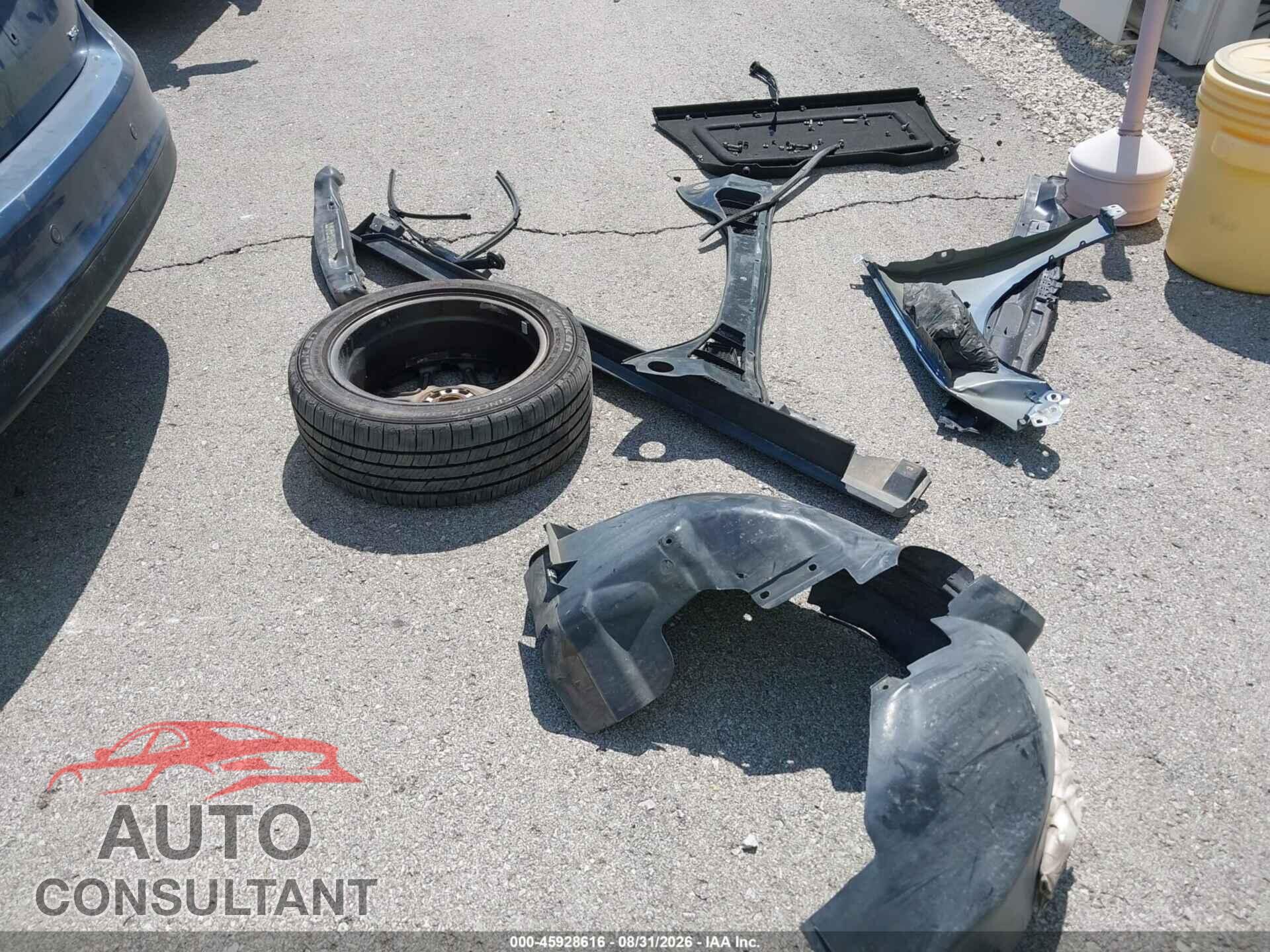 FORD FOCUS 2018 - 1FADP3M24JL244413