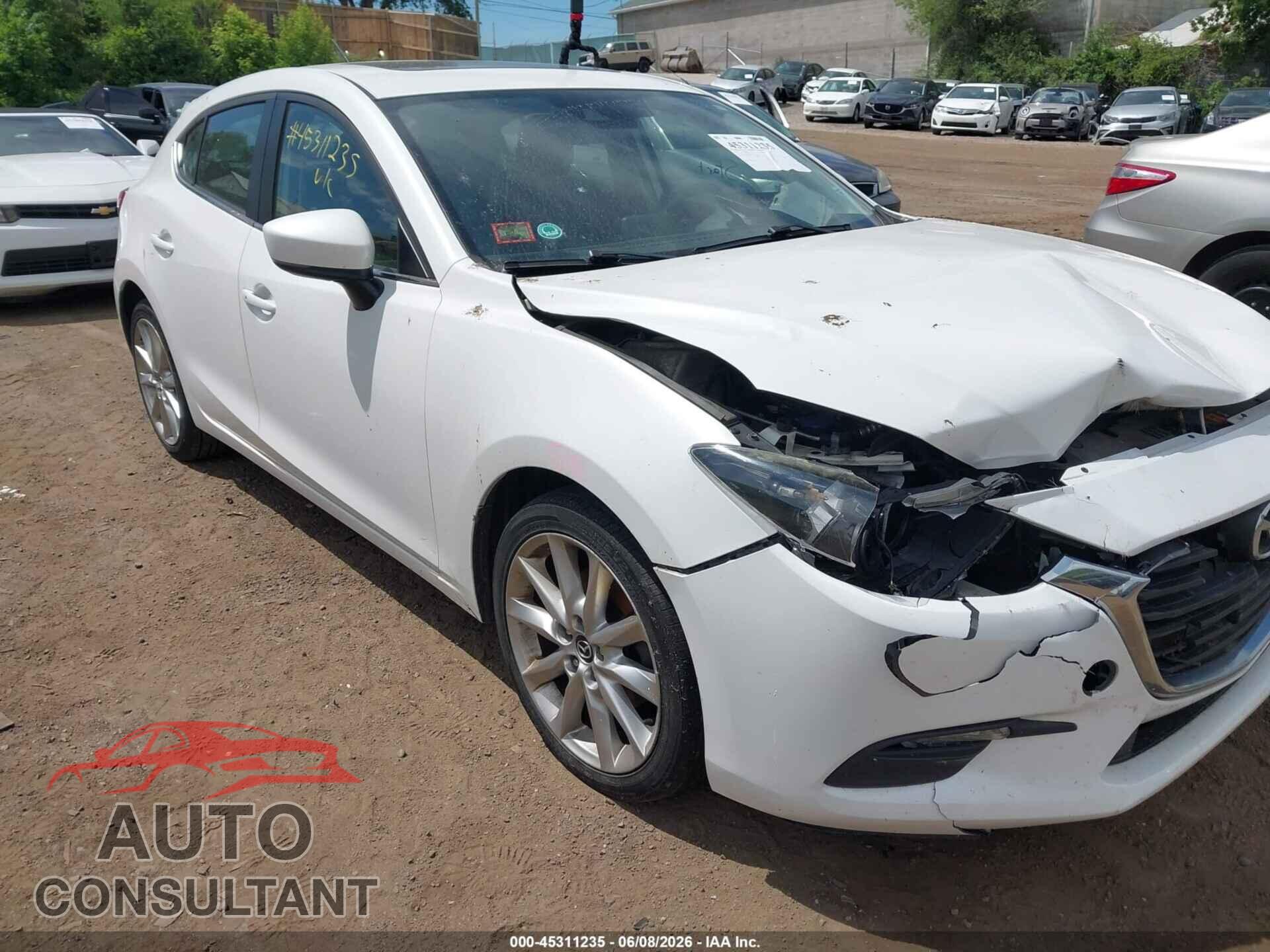MAZDA MAZDA3 2017 - 3MZBN1L38HM137568