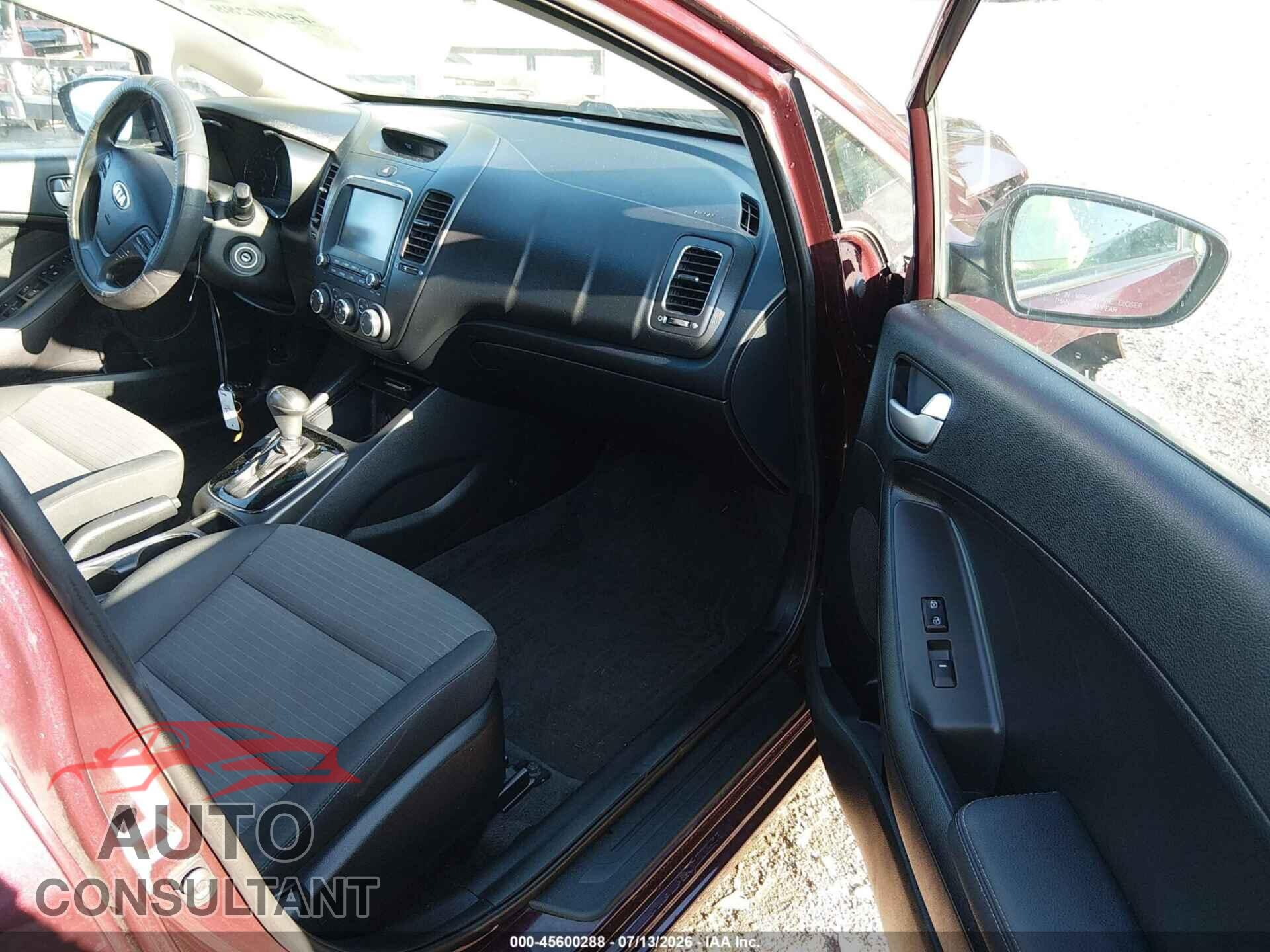 KIA FORTE 2018 - 3KPFL4A79JE193648