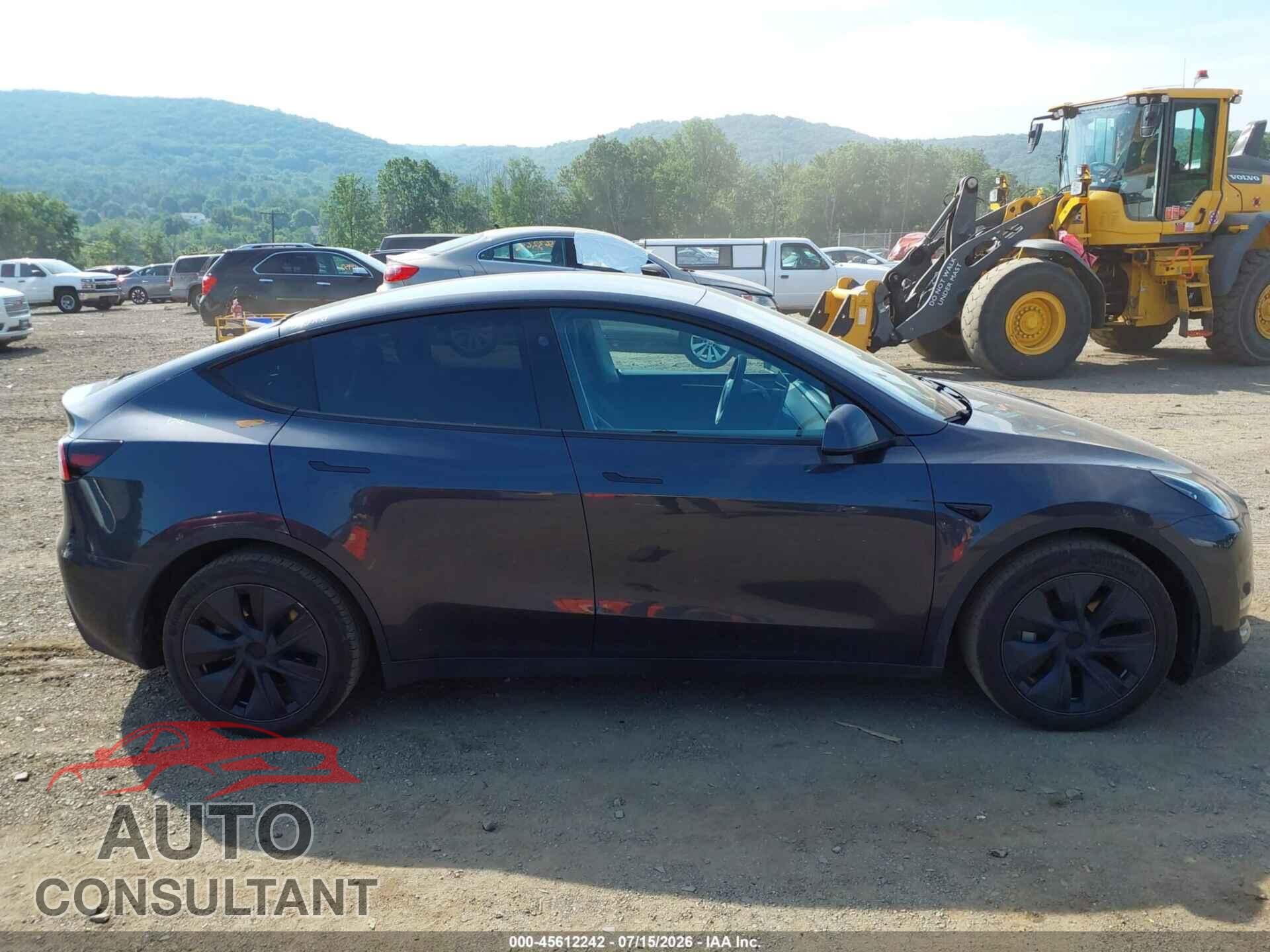 TESLA MODEL Y 2024 - 7SAYGAEE4RF108681